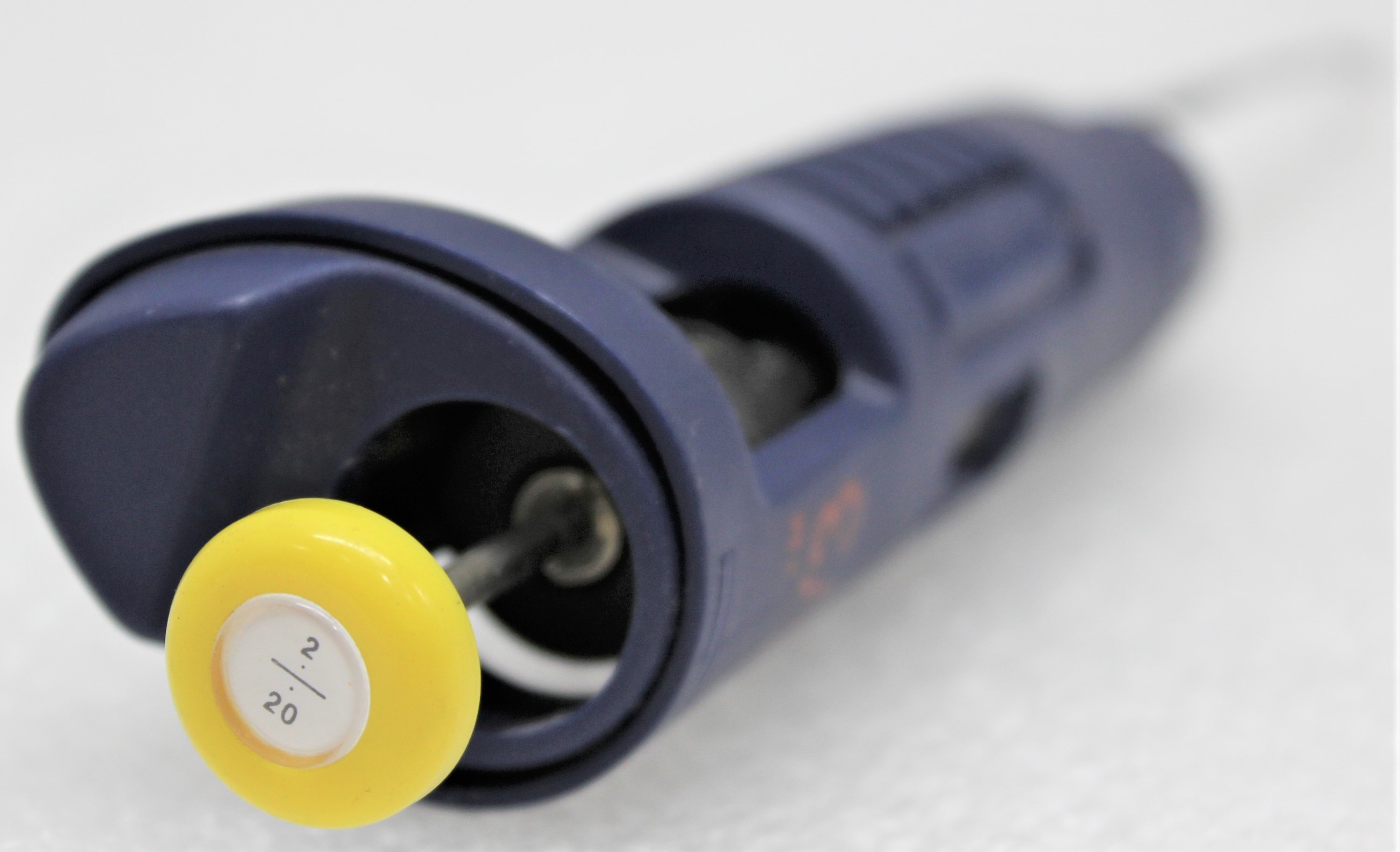 VWR Pipette Single Channel Liquid Handling Adjustable Volume 2-20uL Used