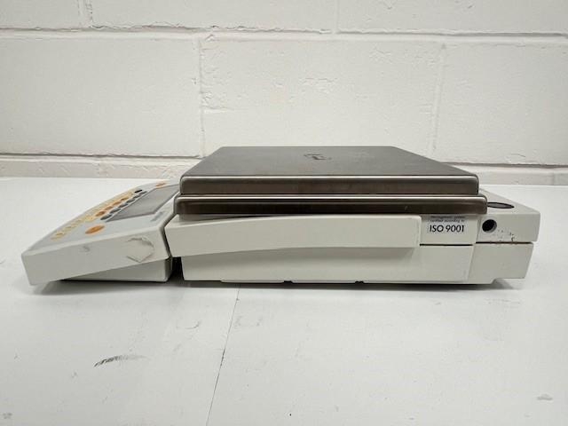 Sartorius LA8200S Scale for Laboratory Weighing Operations