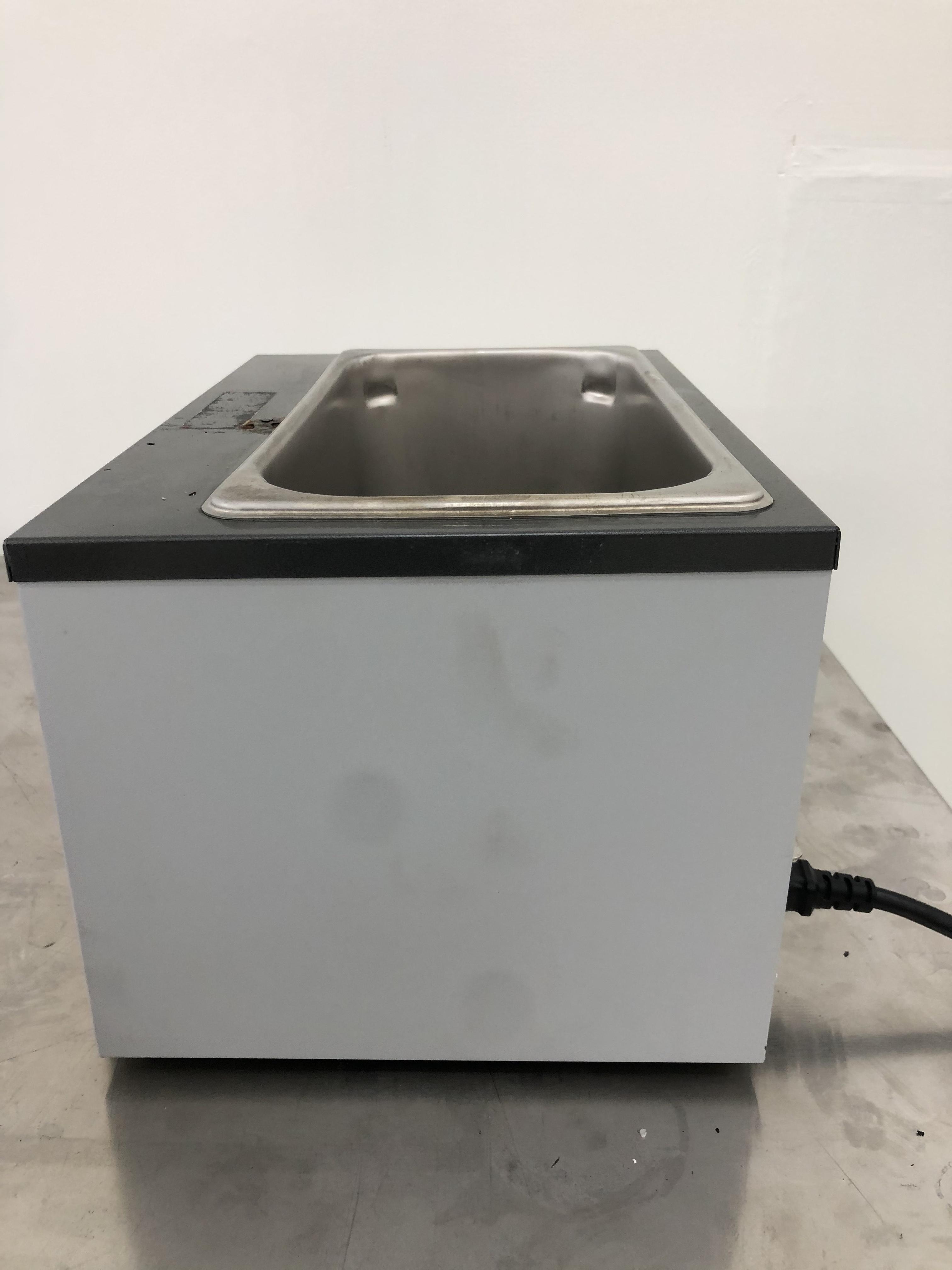 VWR Model 5L Water Bath 5L Dual Thermostat Microprocessor 120V 60Hz Used