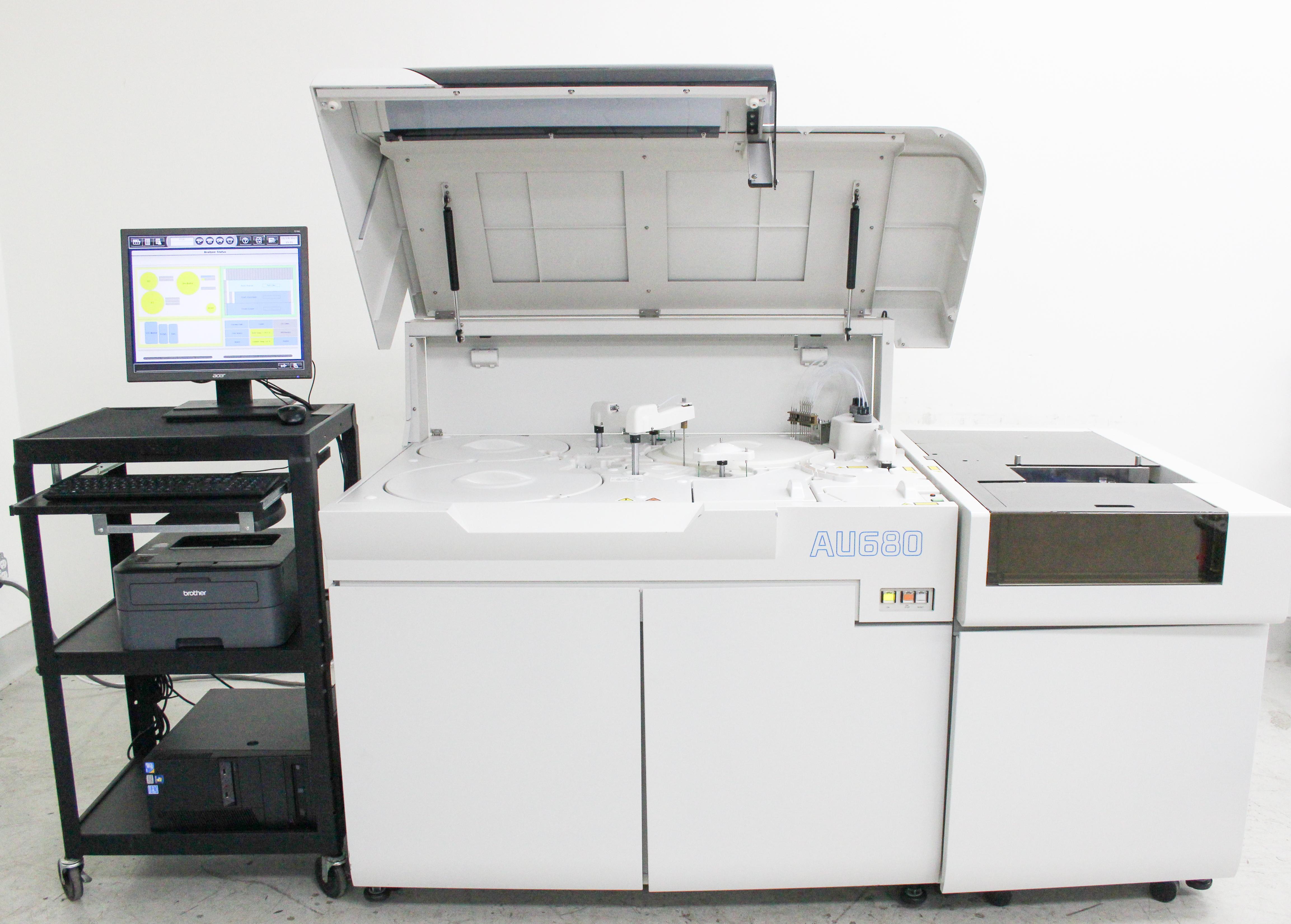Beckman AU680 Chemistry Analyzer High Throughput Lab Equipment Used