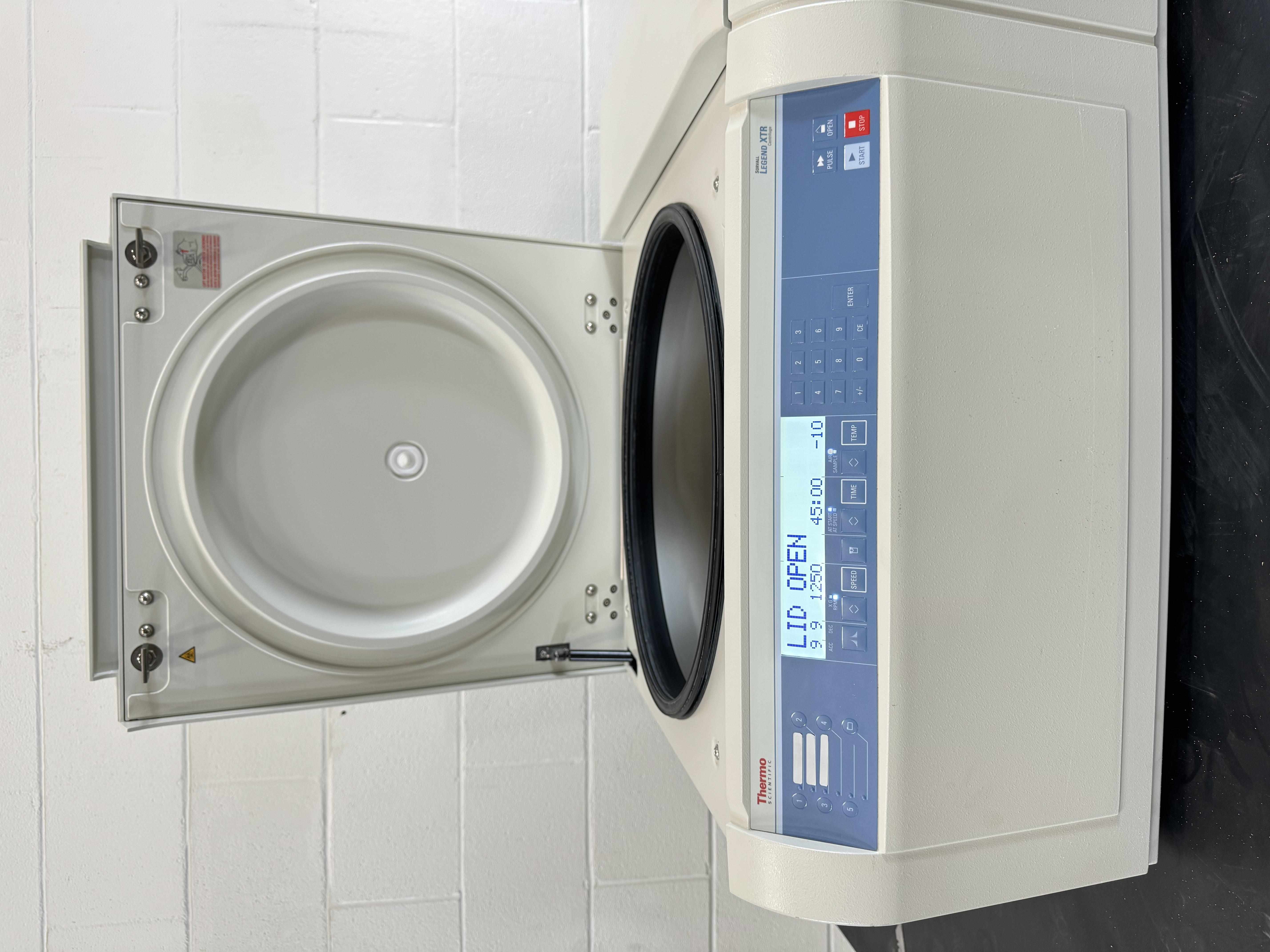 Legend XTR Sorvall Legend XTR Centrifuge 4x1000mL 15,200 RPM, Used