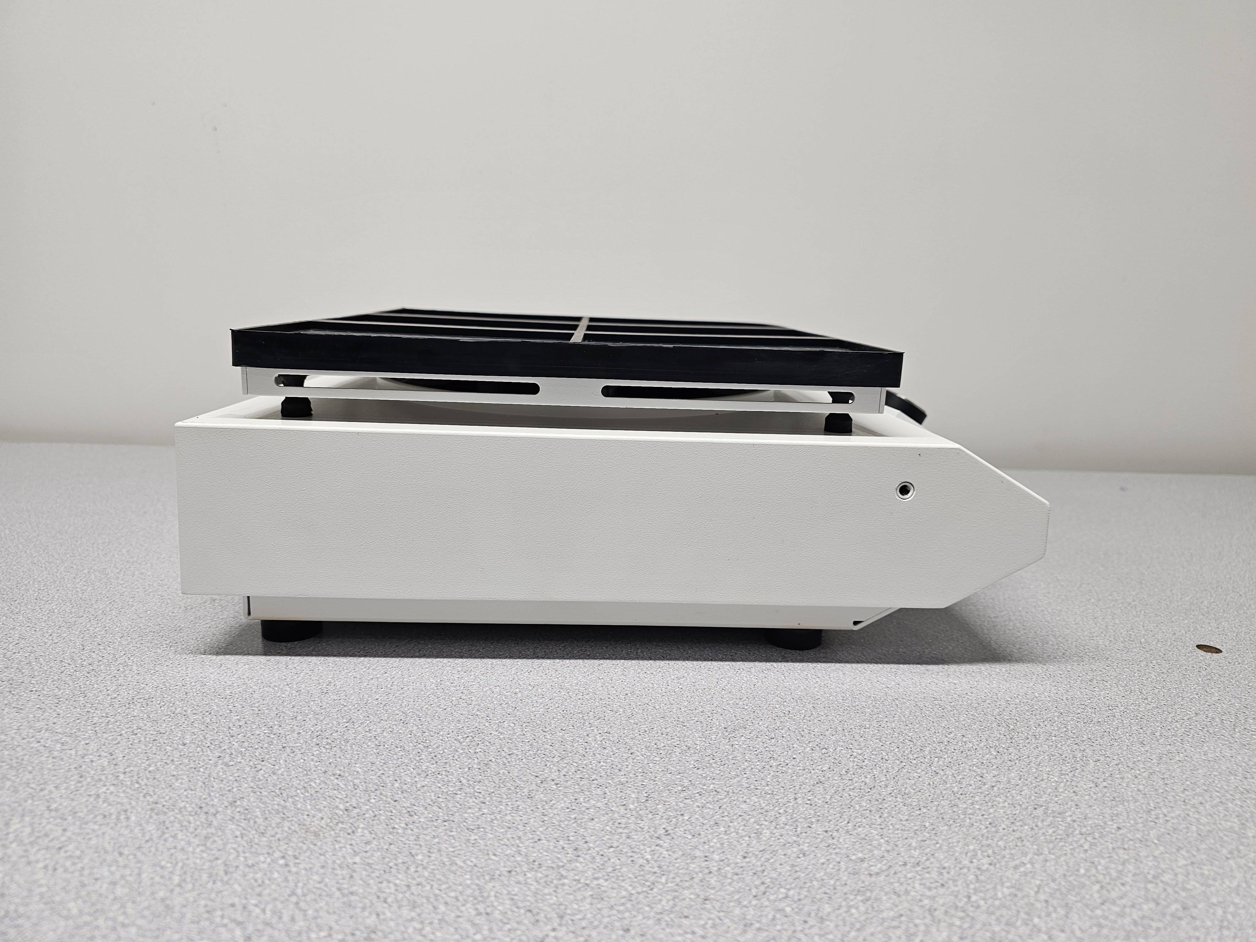 Heidolph Titramax 1000 Incubator Shaker 150-1350 RPM Vibrating Mixers