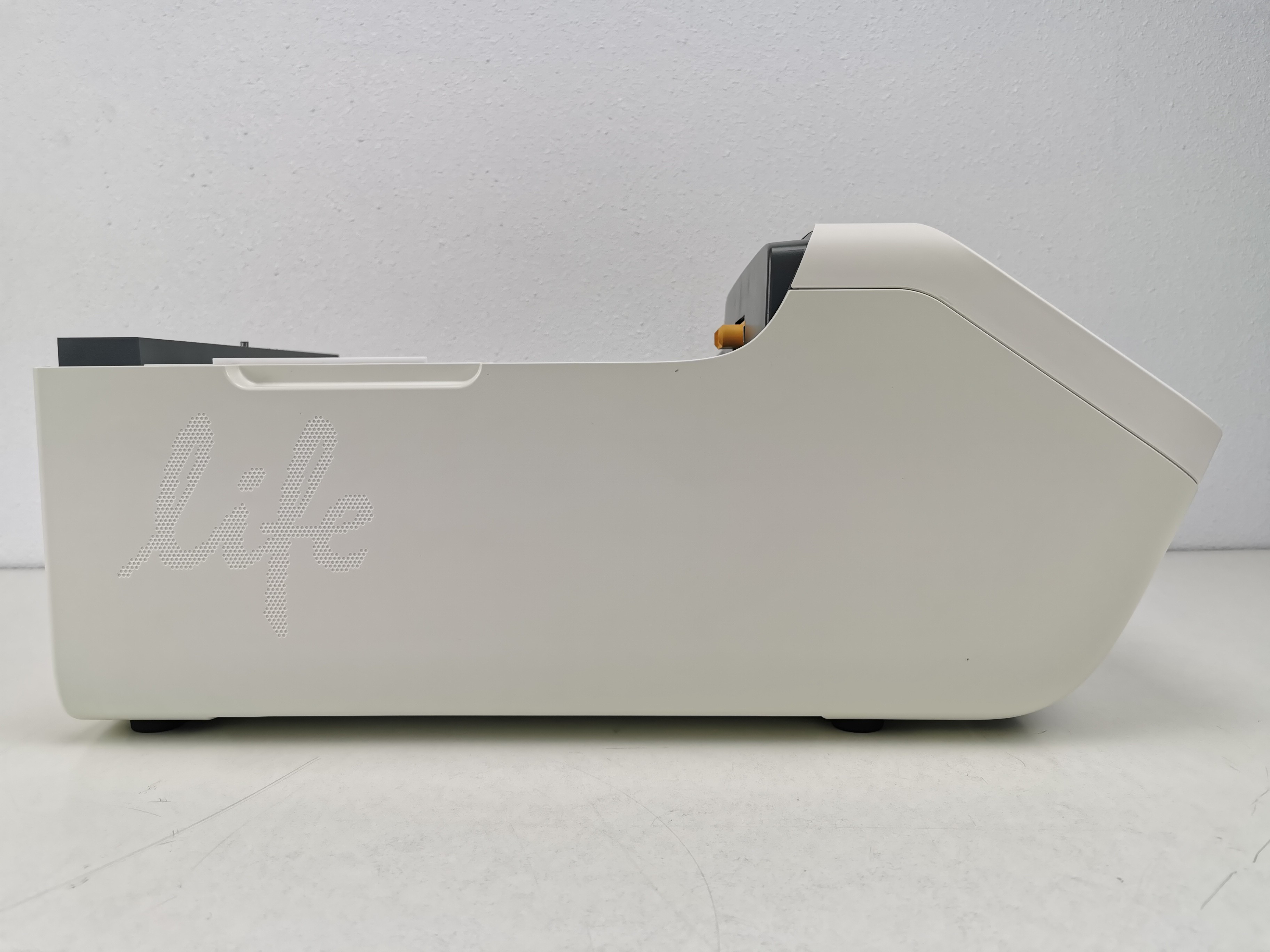 Applied Biosystems ProFlex PCR Thermal Cycler 0-100C Turn-Key in Use