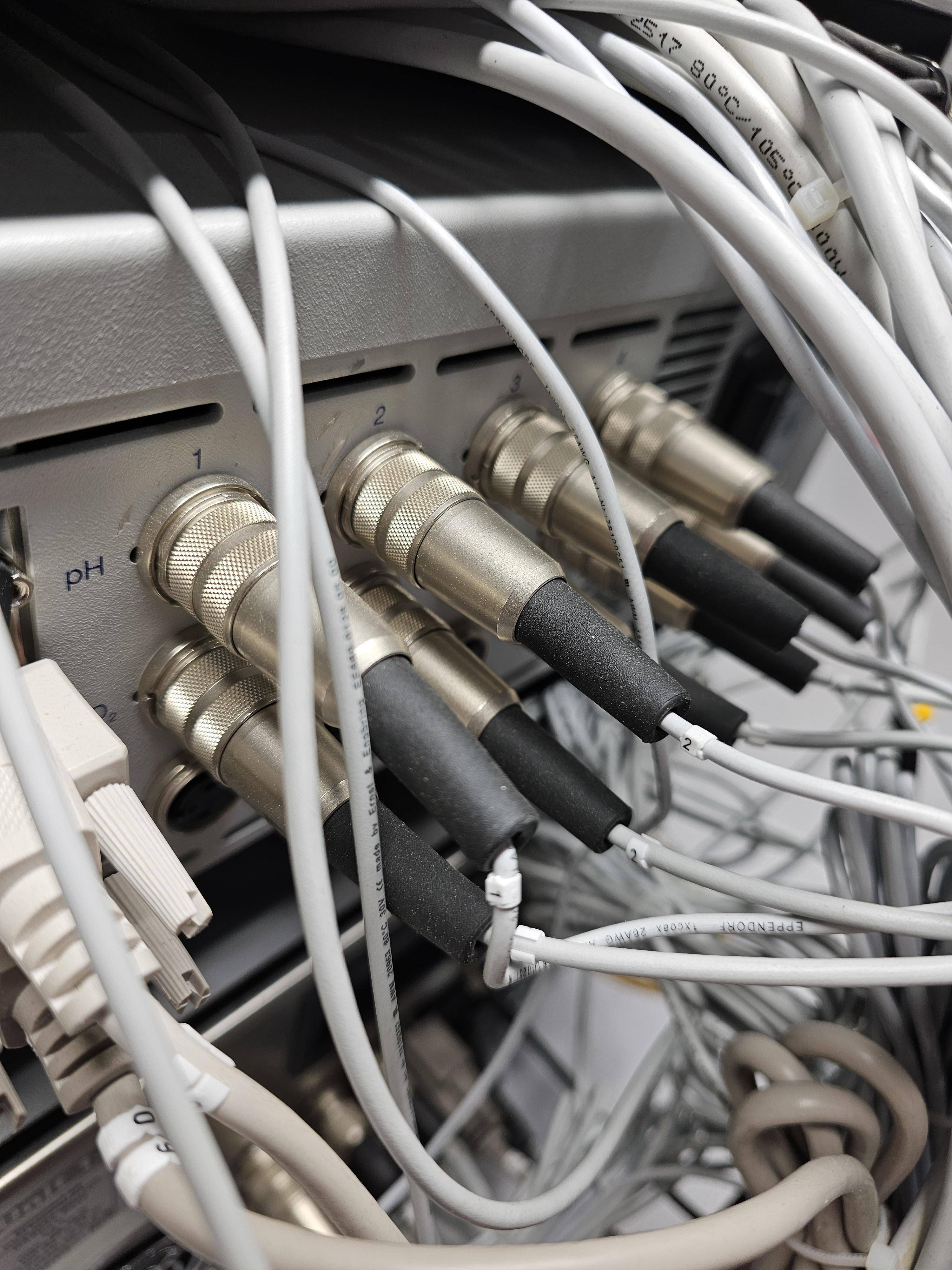 Eppendorf DASbox MP8-PHP Mini Bioreactor System with Advanced Control