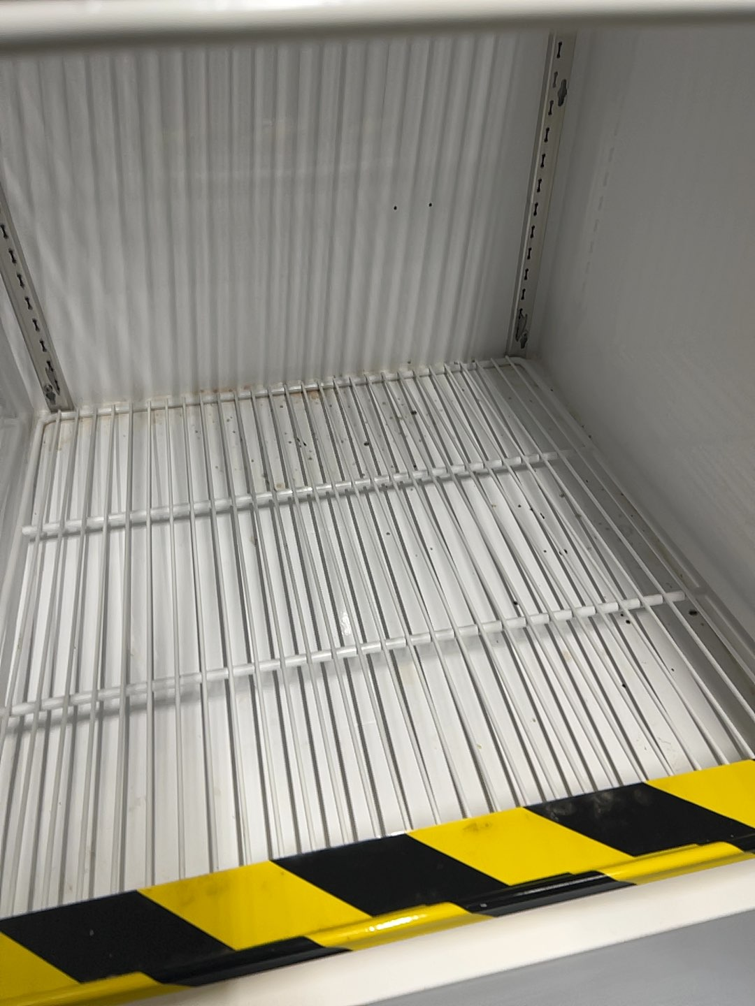 Thermo UEN2320A23 Freezer Manual Defrost 23.3cuft 20C Industrial Ready