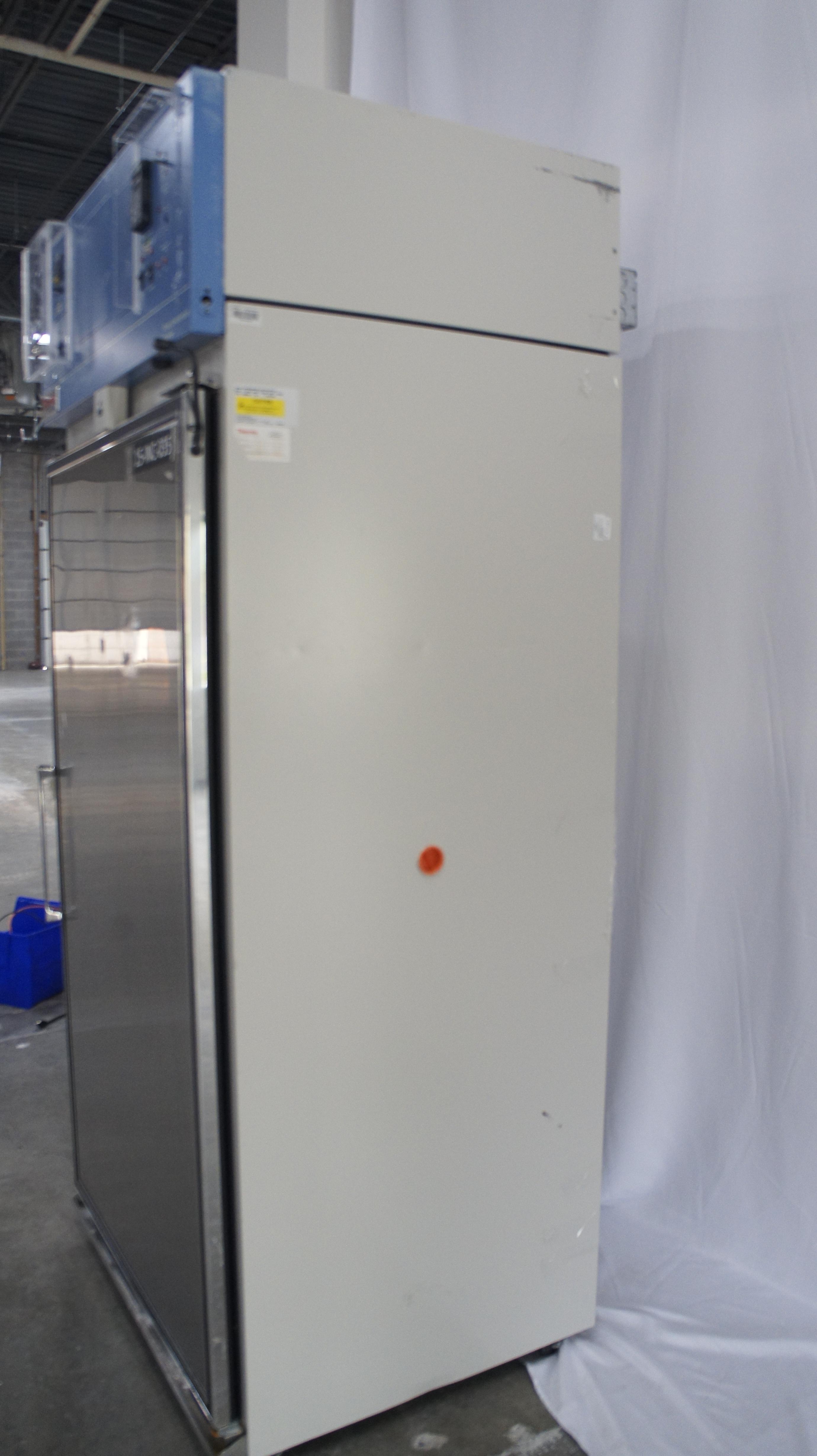 Thermo 3851/3920M Environmental Stability Chamber 29 cu ft 0C to 60C Used