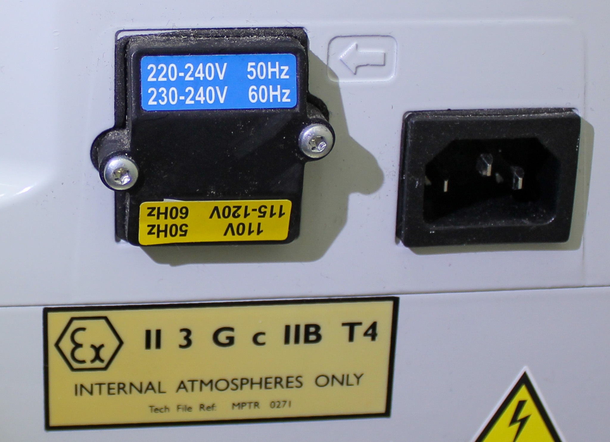 Edwards RV3 A65201903 Vacuum Pump High Vacuum Applications 2 Micron