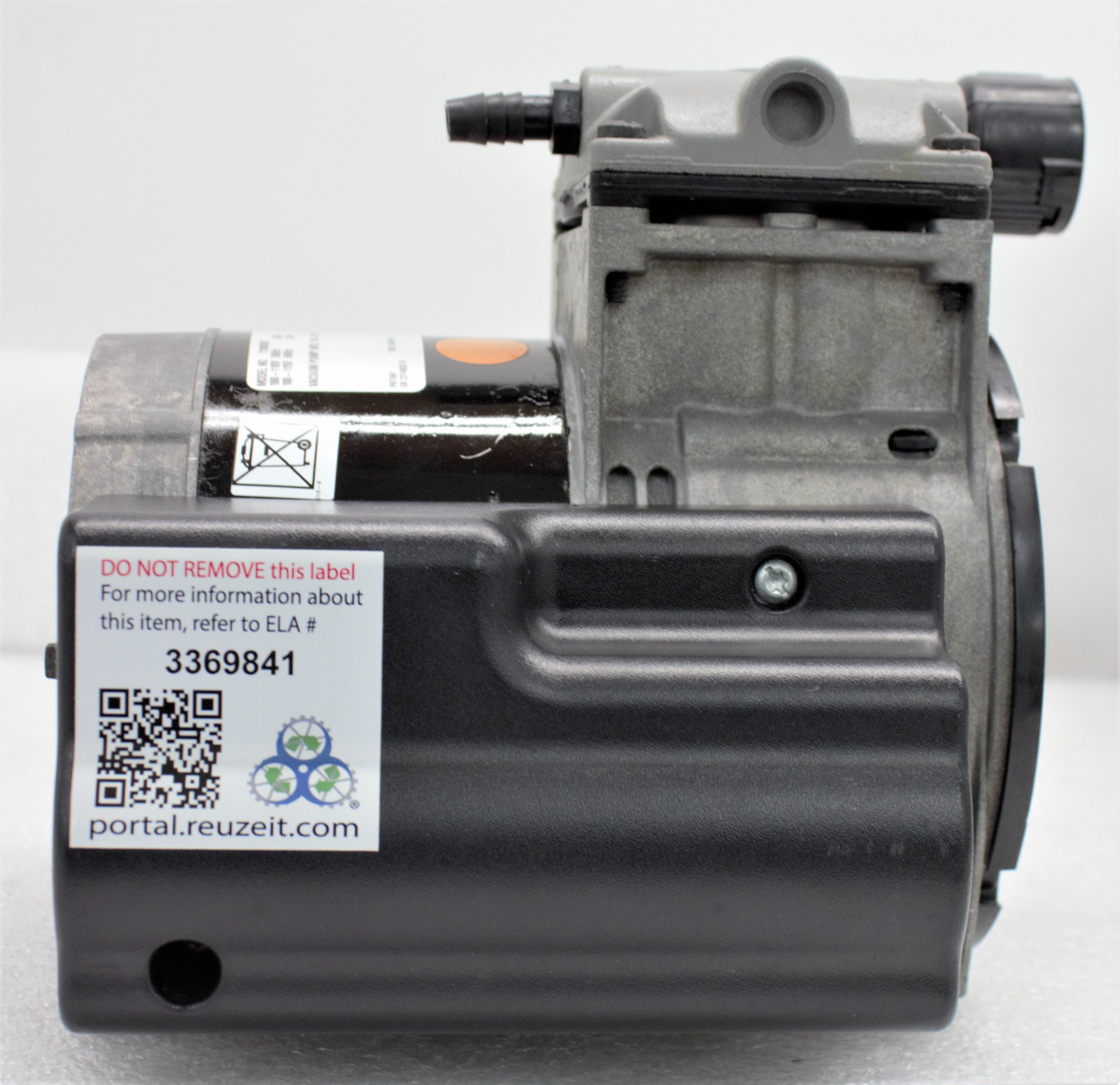 Thomas 7100562 Piston Vacuum Pump 2.7 CFM Oil-less Stainless Valves