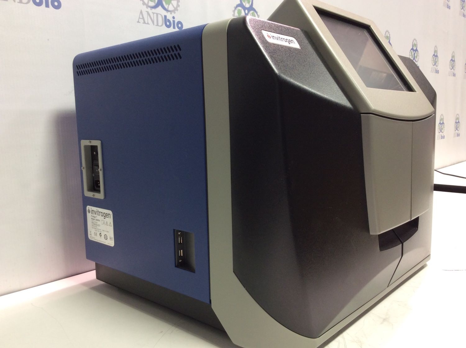 Invitrogen 2000DX Microarray System Walk-Away Automation For Labs