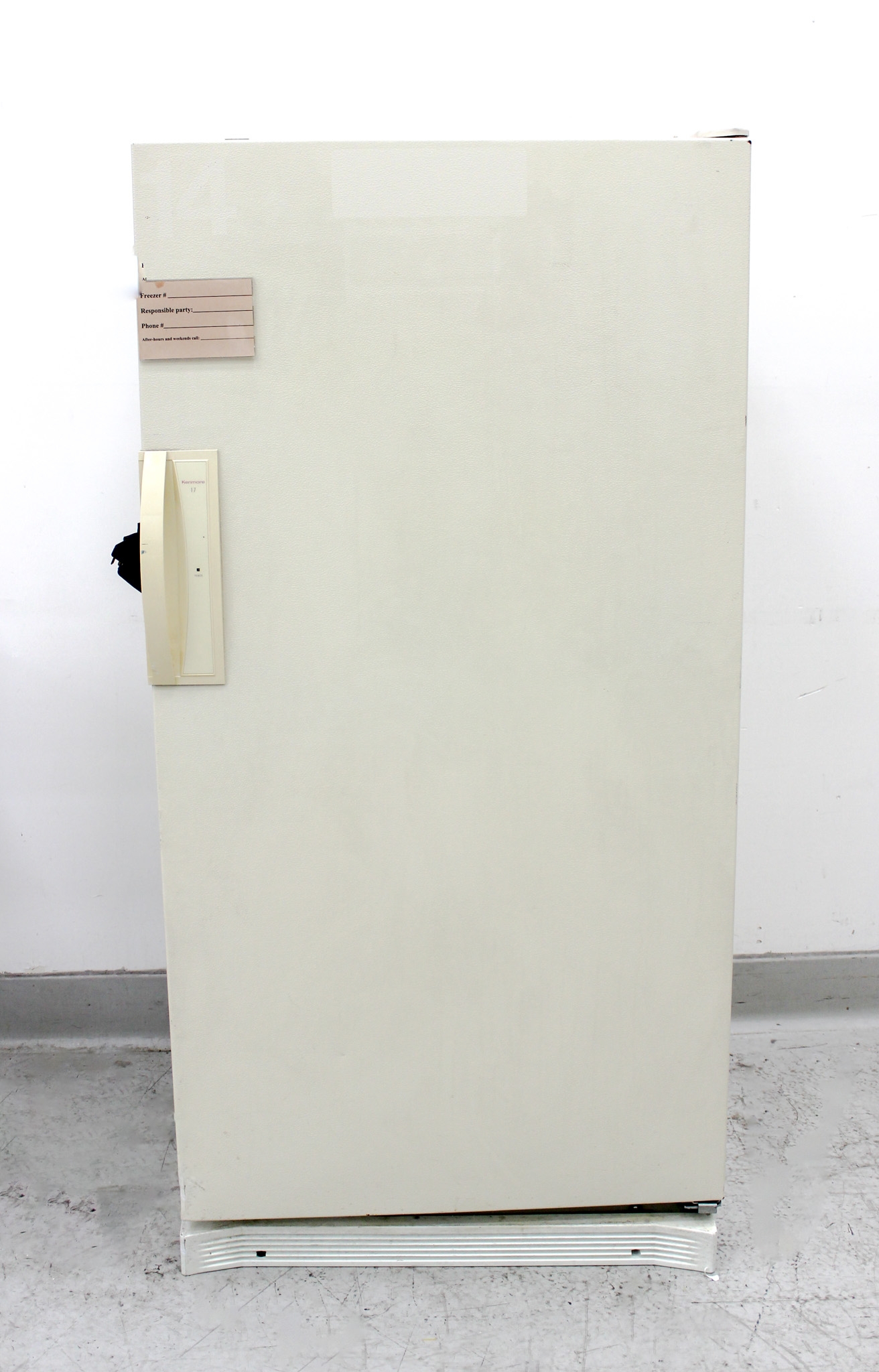 user_de29326eページ Kenmore 253.9237383 Upright Freezer 17.4 cu ft -20C White 120V