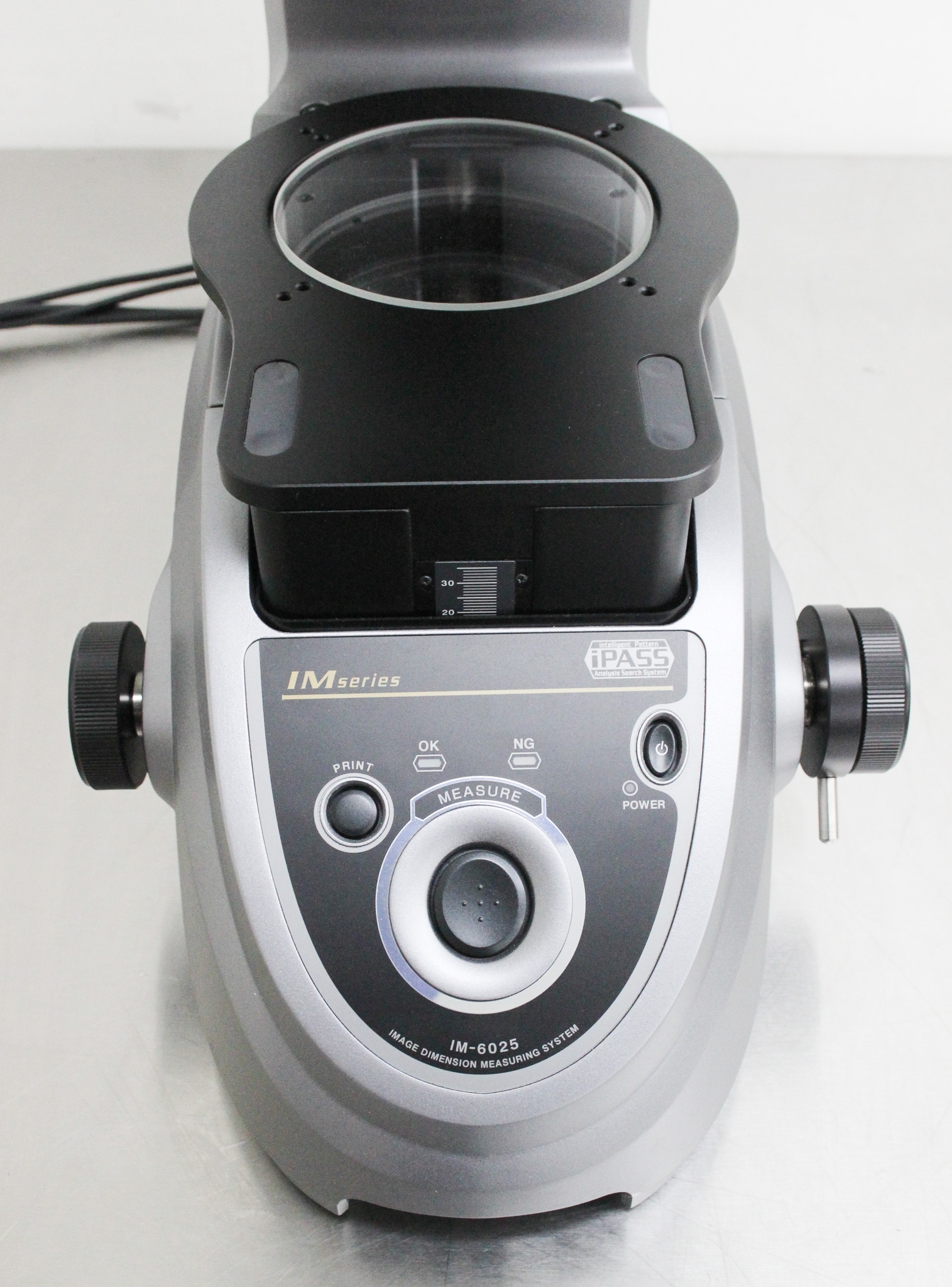 Keyence IM-6025 Measurement Microscope Imager Fine Detail Precision Used