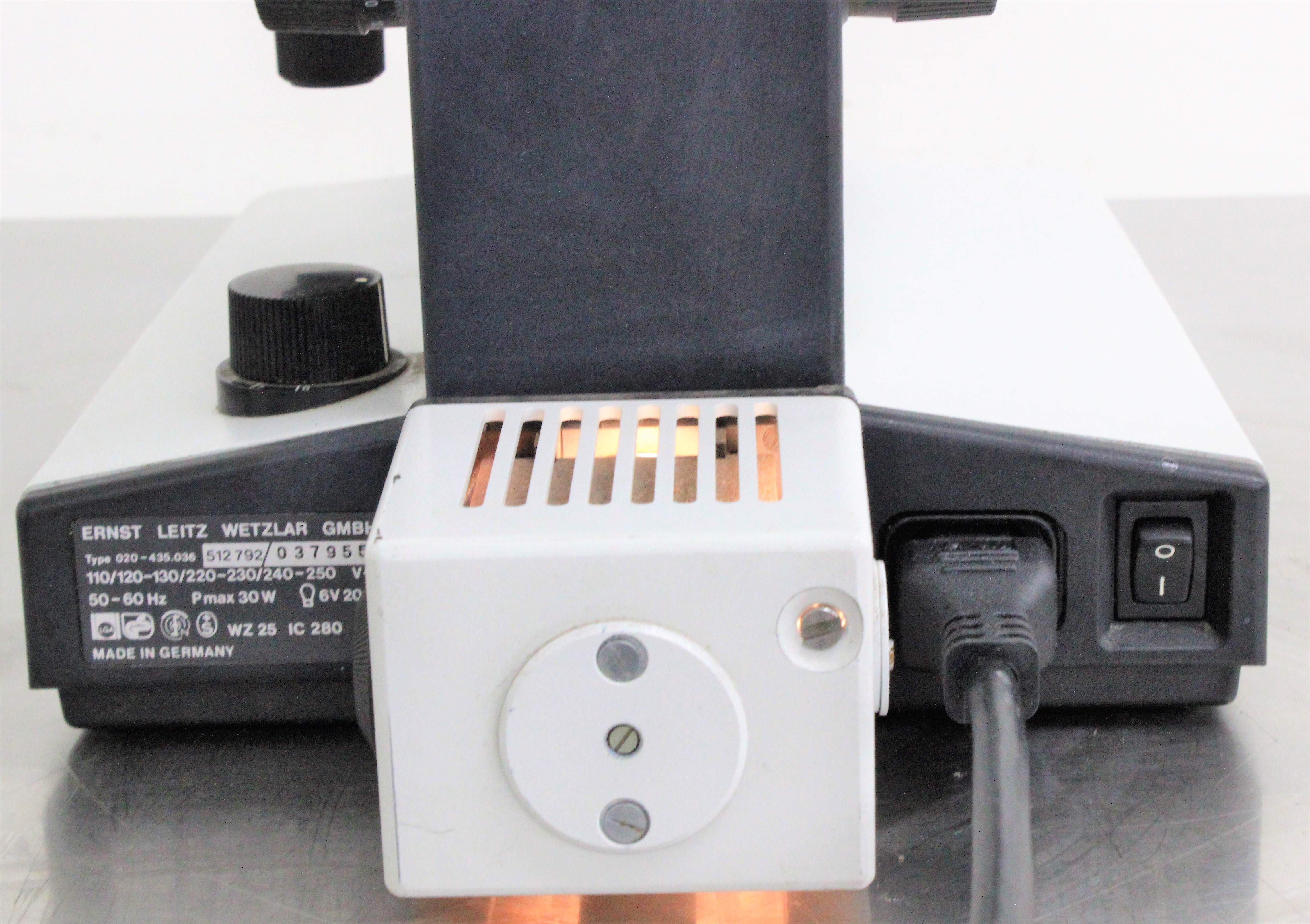 Leitz 512792 Microscope Biological Clinical Dual View with Lenses Used