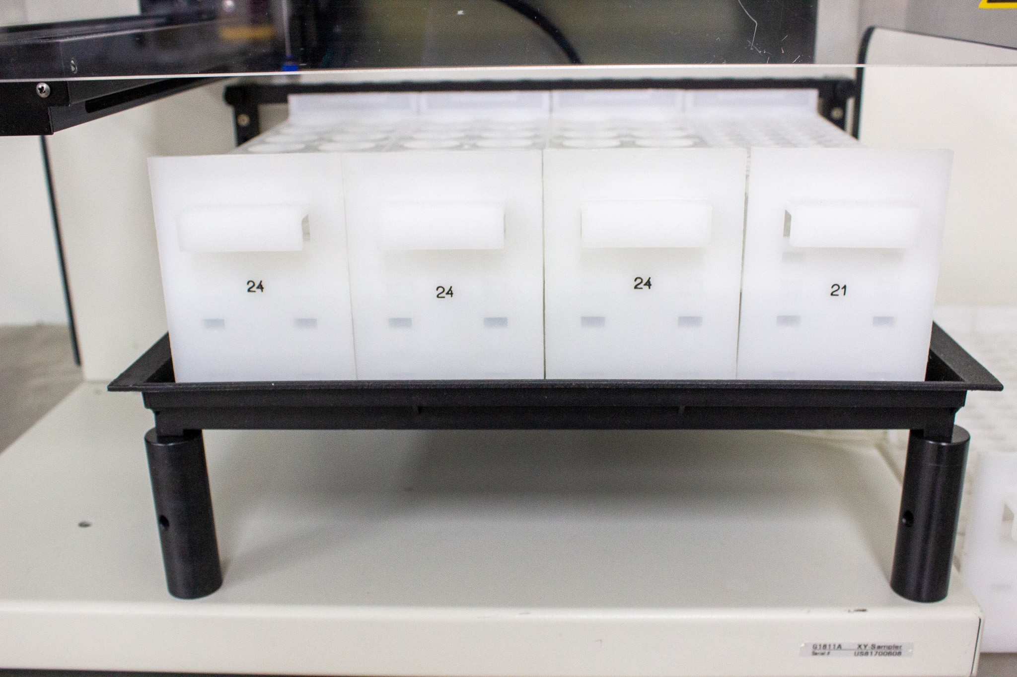 Agilent G1811A Auto Sampler Robotic XY Stationary Racks Automation