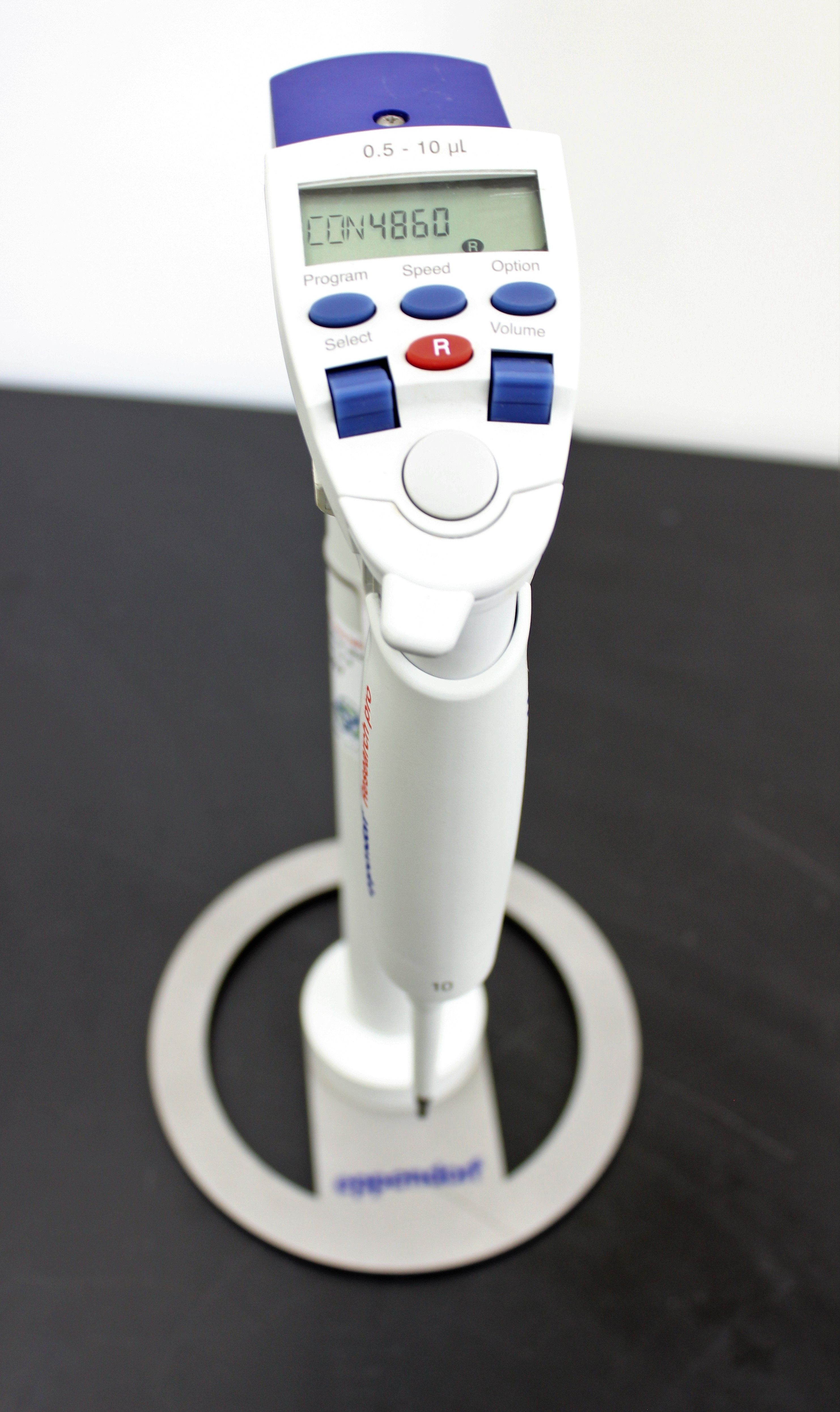 Eppendorf Research Pro Digital Pipette Adjustable 0.5-10ul, Includes Adapter