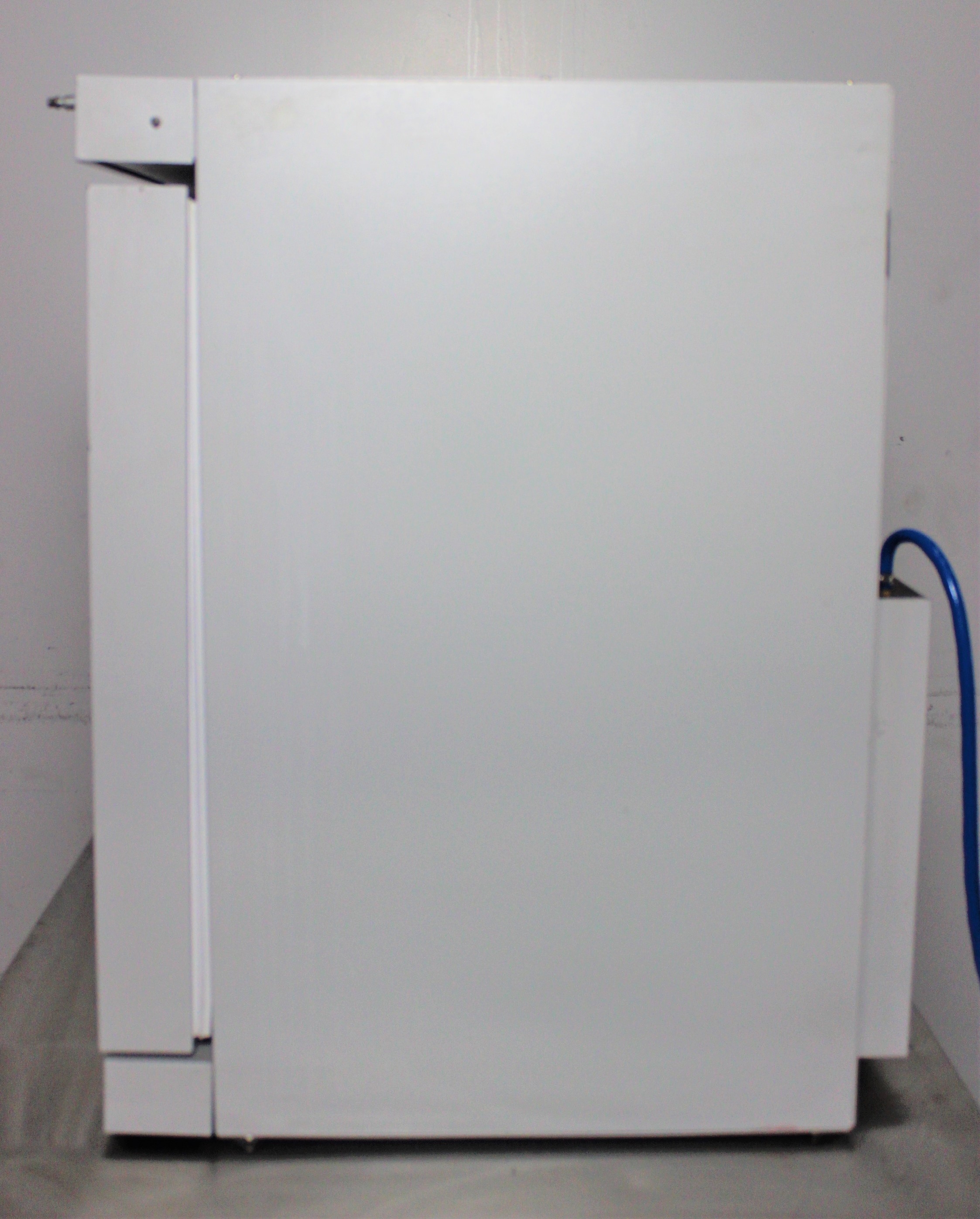 Hotpack CO2 Incubator 305741 for Cell Biology & Pharma: 5.4 cu ft, LED Display