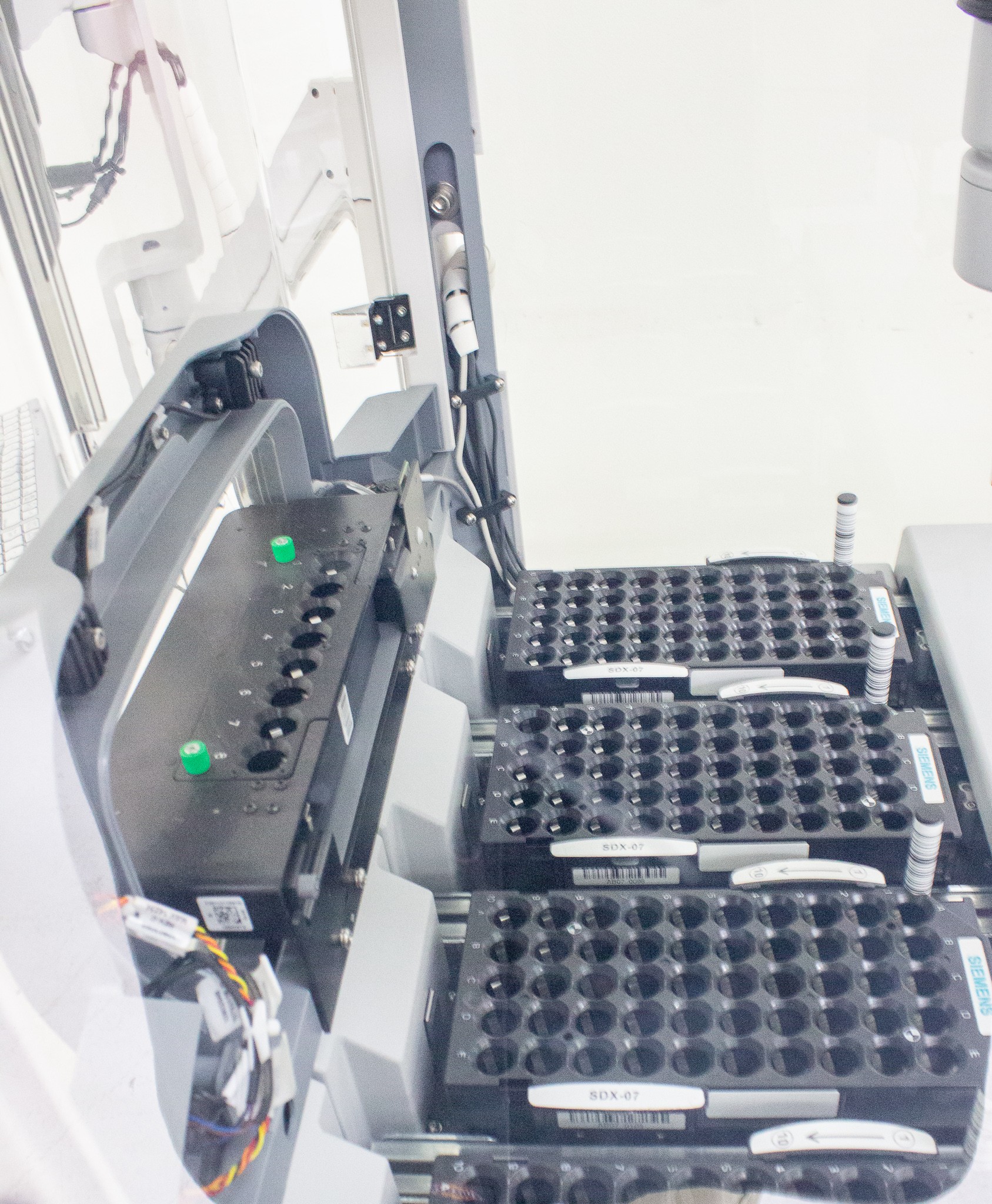 Siemens VersaCell X3 Cell Analyzer with Computer Needs Repair, Parts