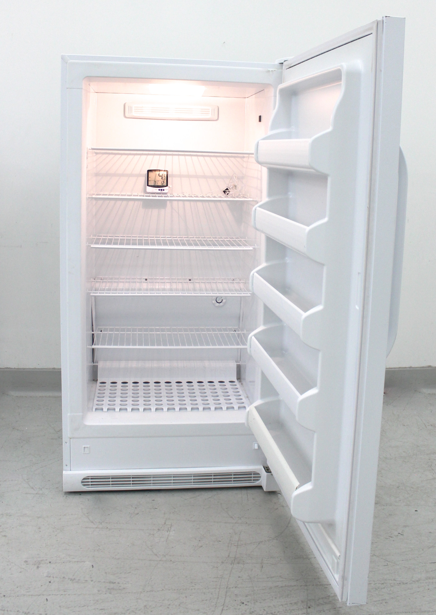 Frigidaire FFRU17B2QWA Lab Refrigerator 17 Cu. Ft. Capacity White