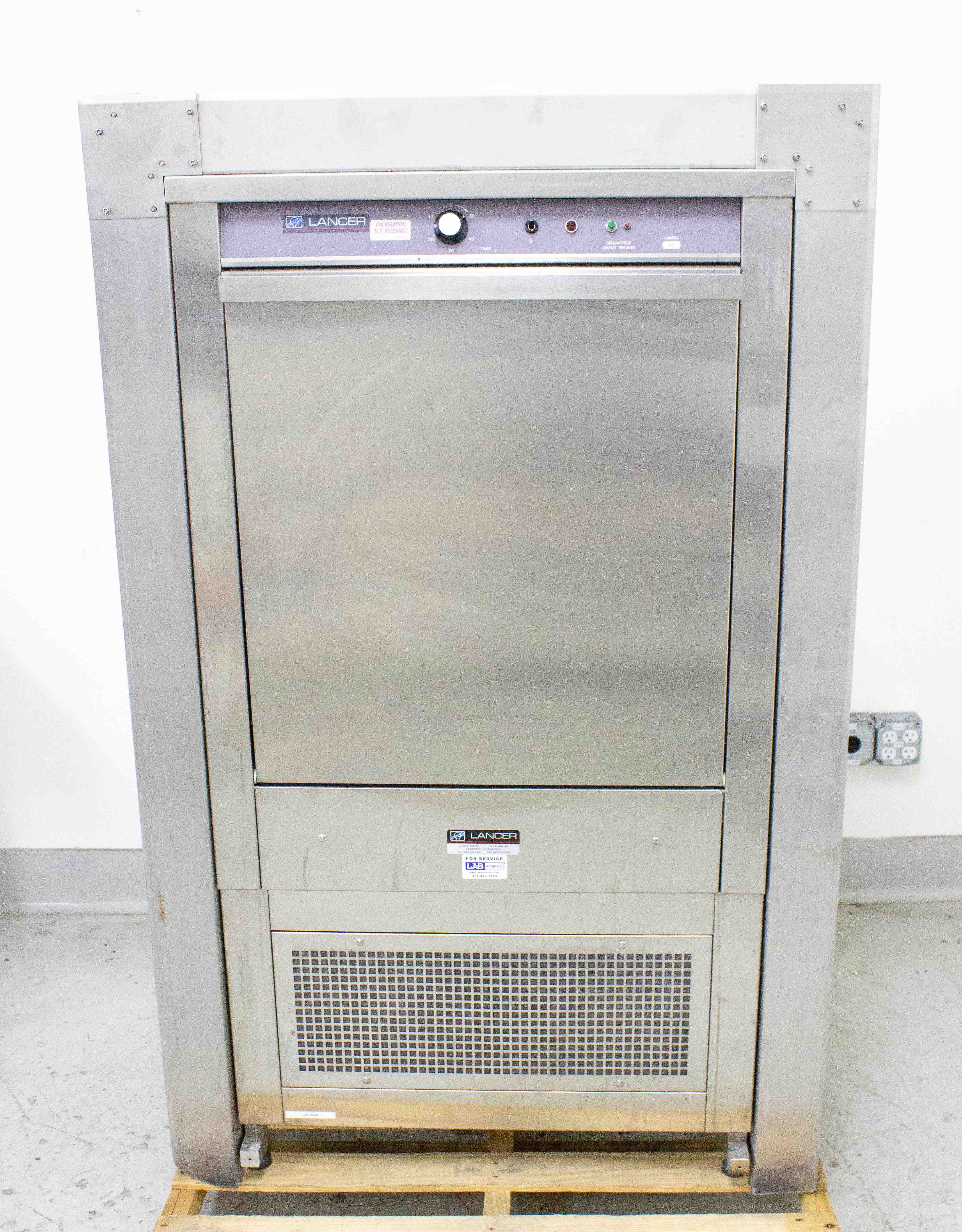 Lancer LabSec 1400 Glassware Dryer with Racks Efficient 220V 60Hz Preowned
