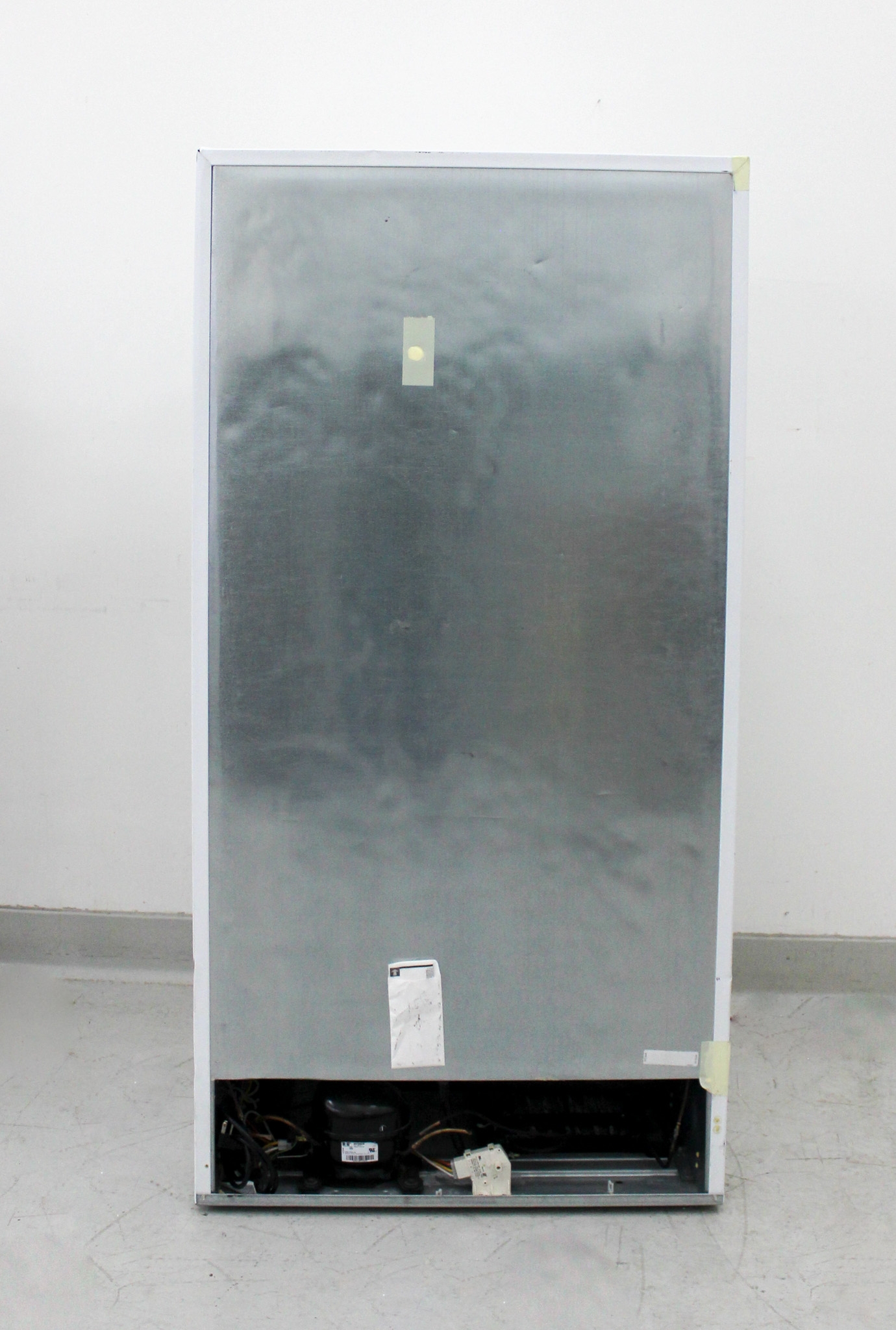 Frigidaire FFRU17B2QWA Lab Refrigerator 17 Cu. Ft. Capacity White