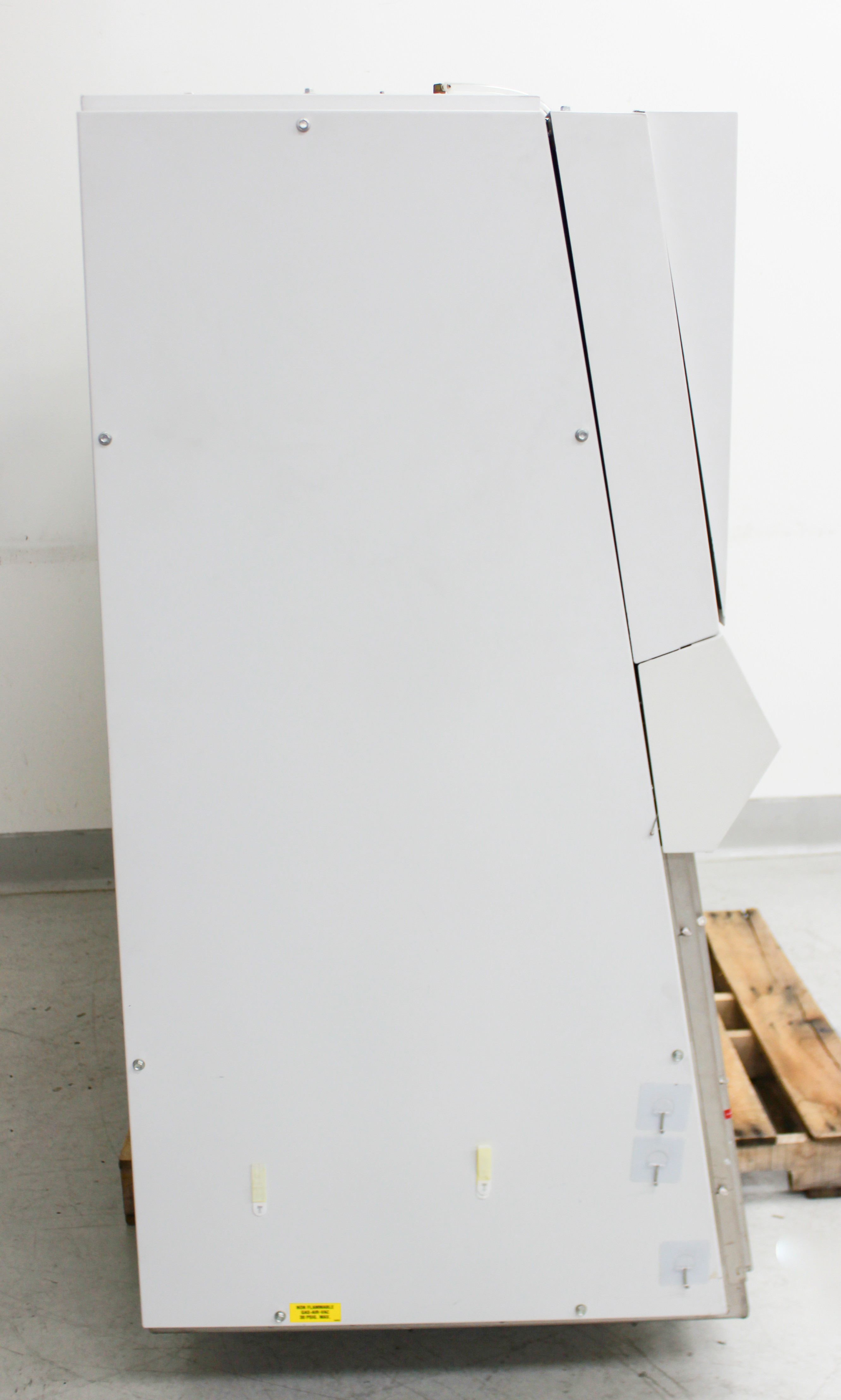 Baker SG603 Class II A2 Biosafety Cabinet, Vertical Laminar Flow, HEPA Filter