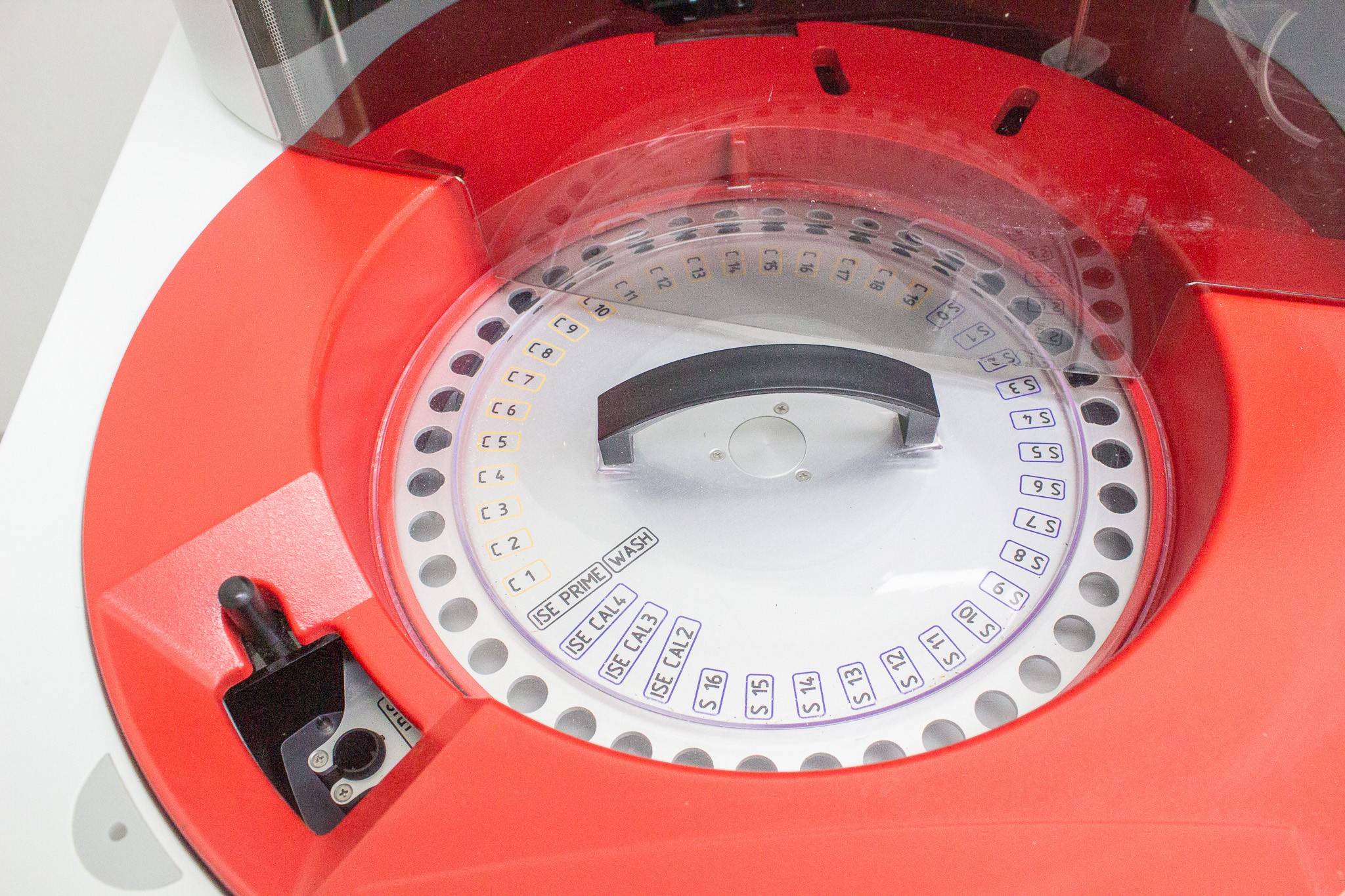 Thermo Konelab 30 Clinical Chemistry Analyzer 300 Tests/Hour Random Access