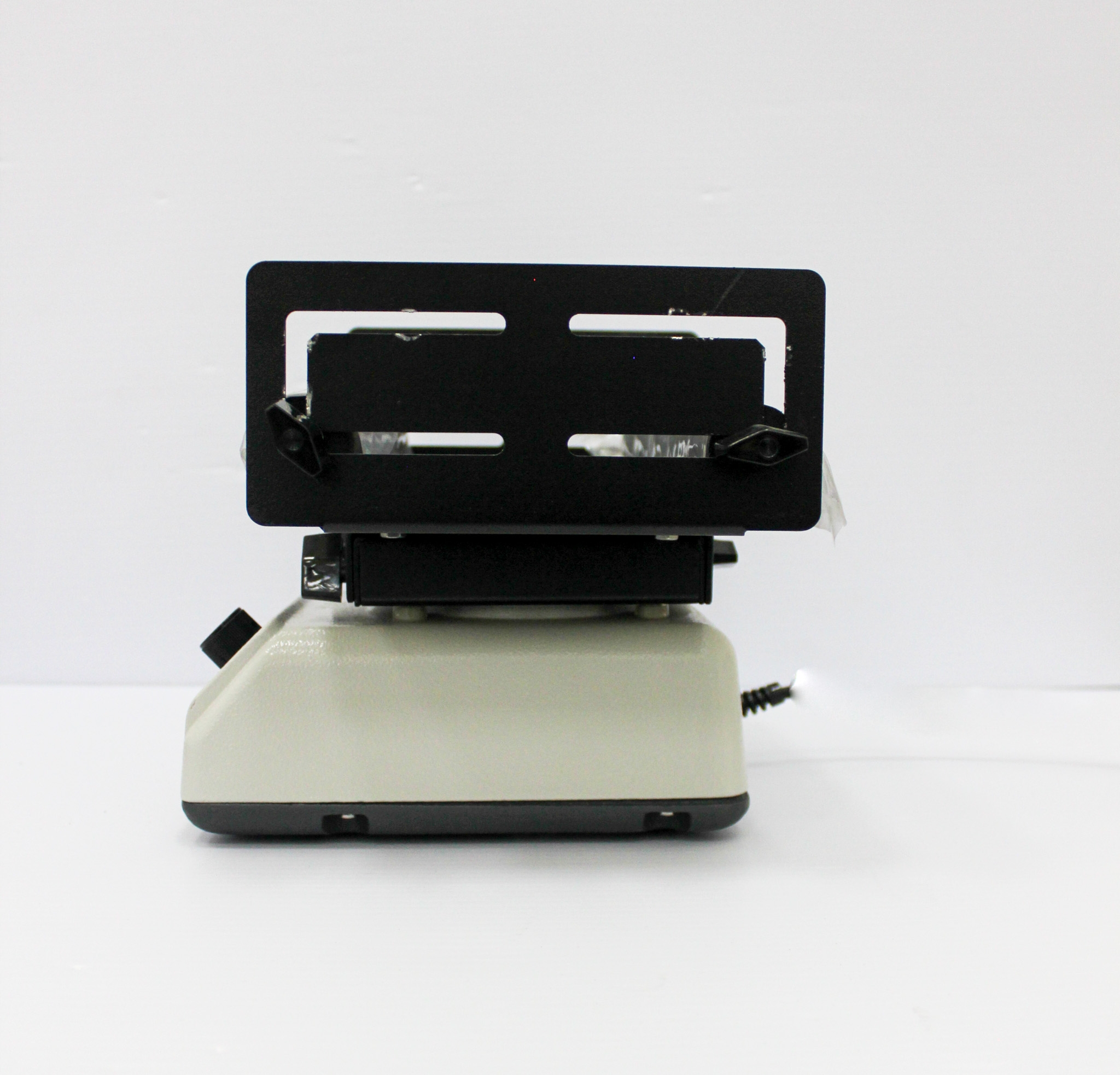 Thermo Scientific M65825 Maxi Mix III Vortex Mixer/Shaker 100-2200 RPM