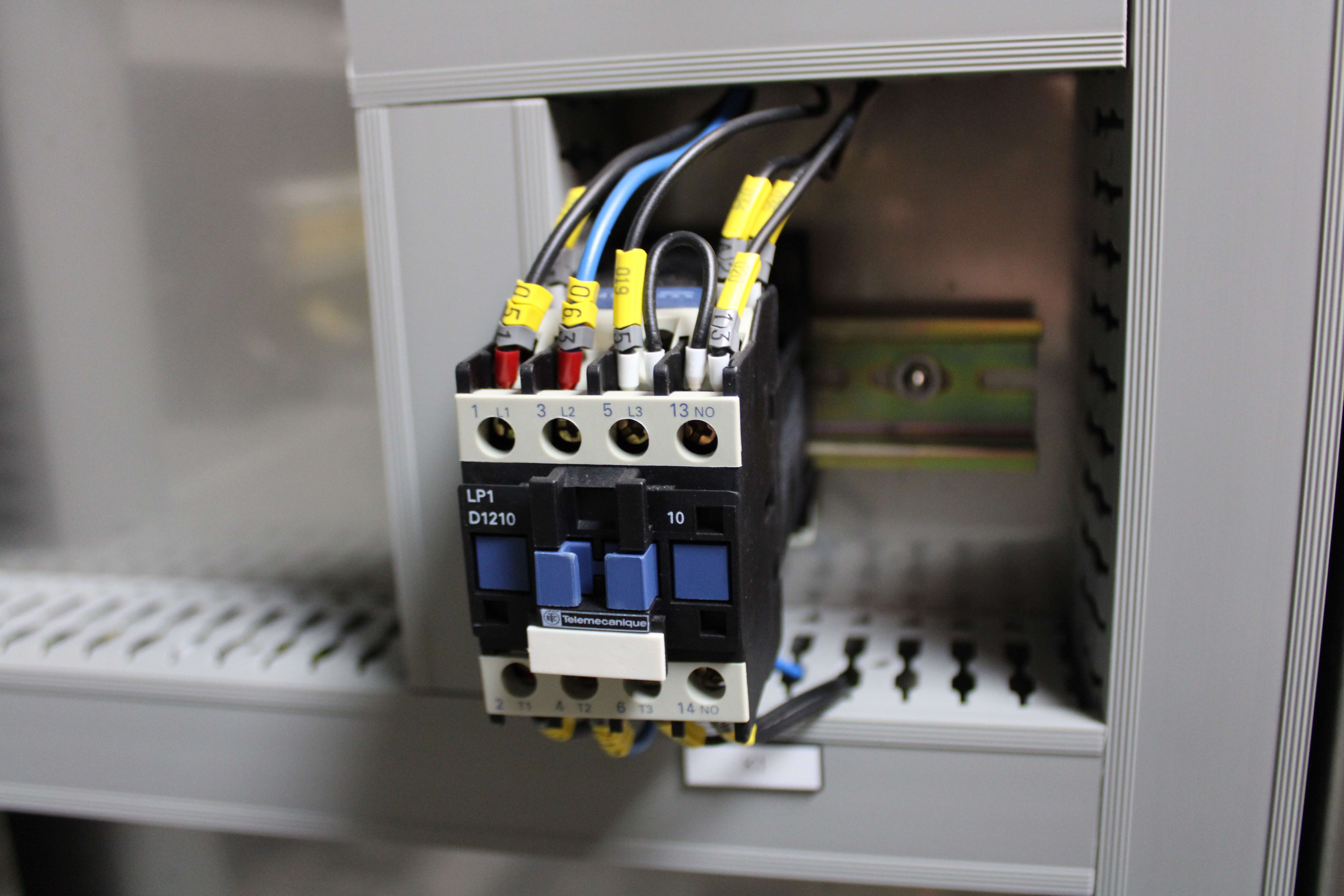 Amersham Pharmacia Biotech System No 1389 Chromatography System for Biopharmaceuticals