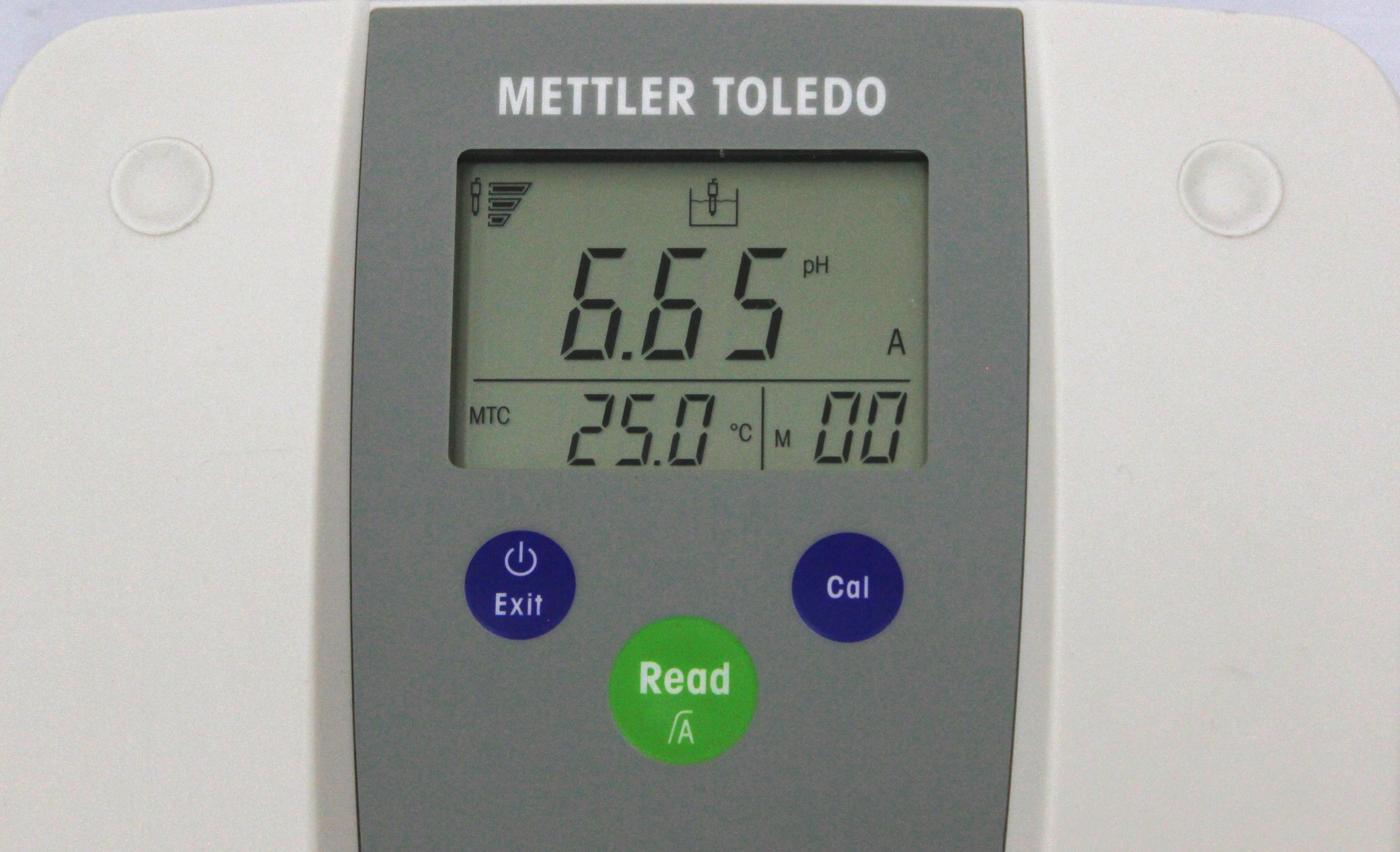 Mettler Toledo FiveEasy Plus FEP20 pH/mV Meter for Reliable Measurements