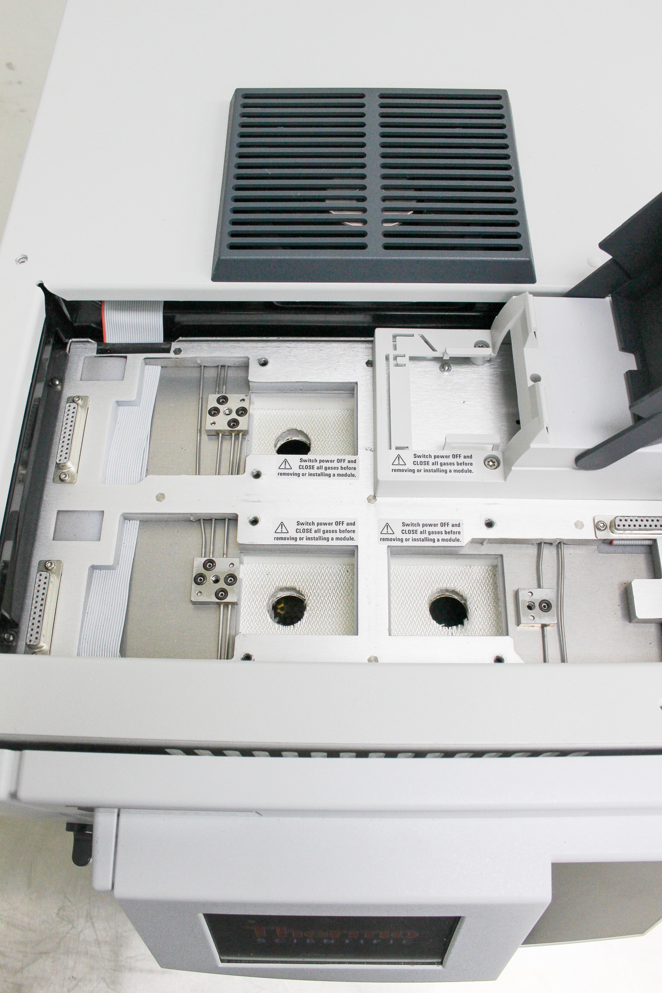 Thermo Trace 1310 GC System No Module 450C Range Touchscreen Interface