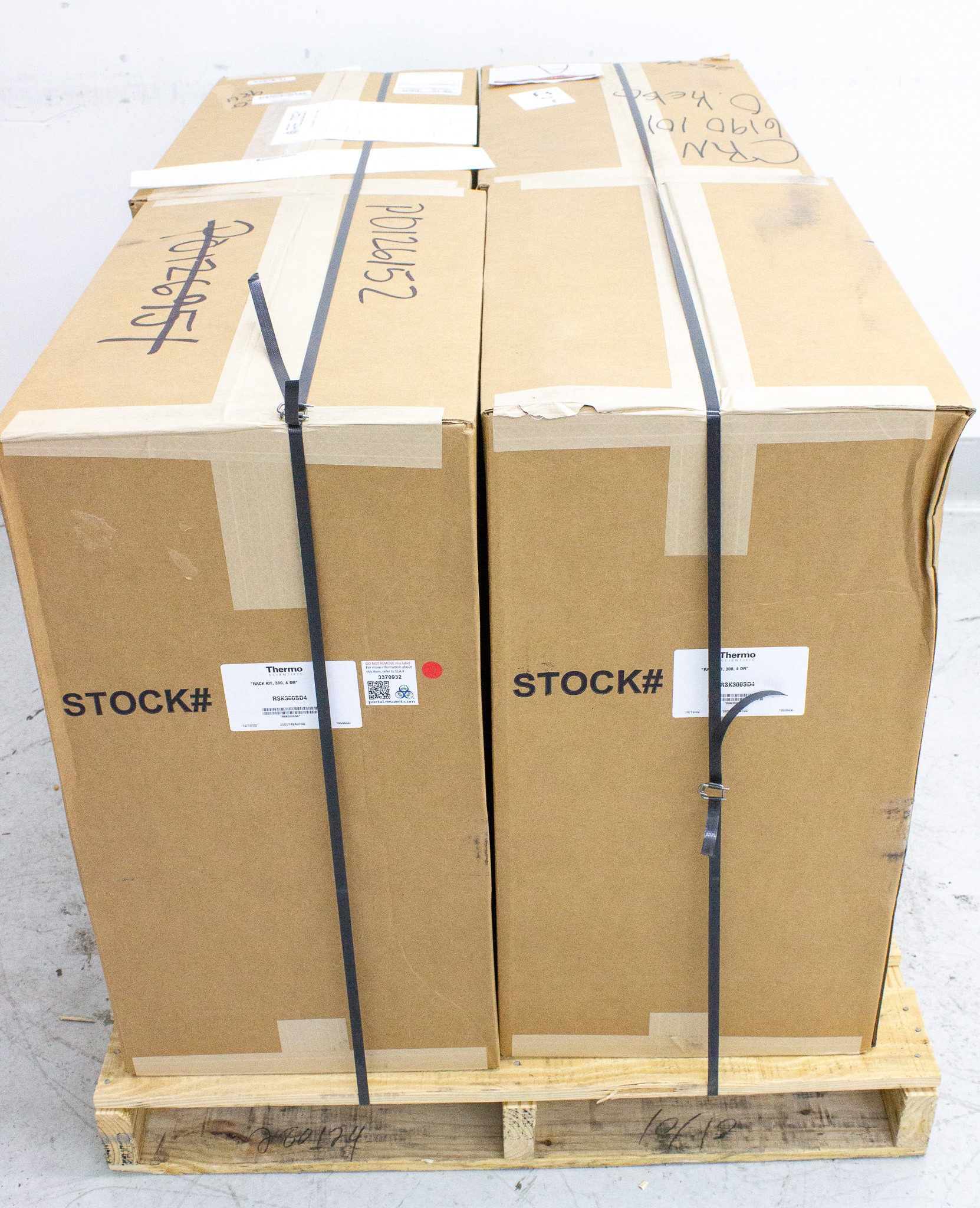 Thermo Scientific RSK300SD4 Shelf Kit w/Racks & Boxes for Ultra-Low Freezers