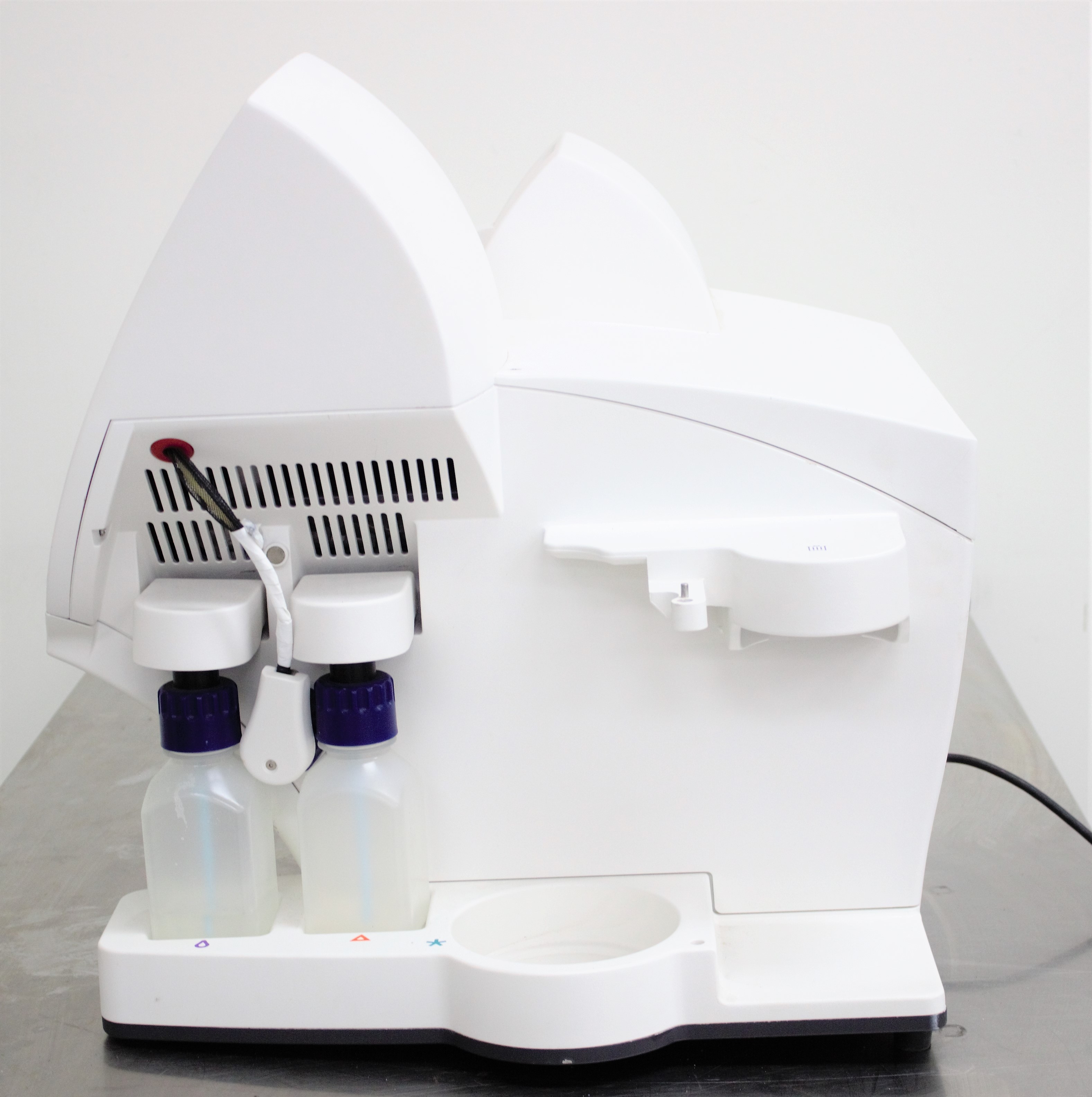 Life Technologies 7467 DNA Sequencer Ion PGM 35-400 Bases Used