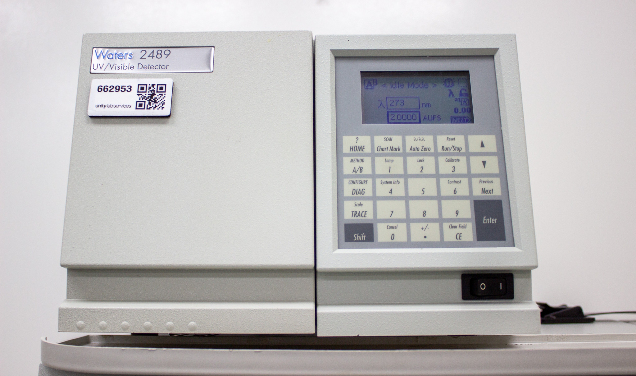 Waters e2695 HPLC System with 2489 UV/Vis Detector Quaternary Solvent Mixing