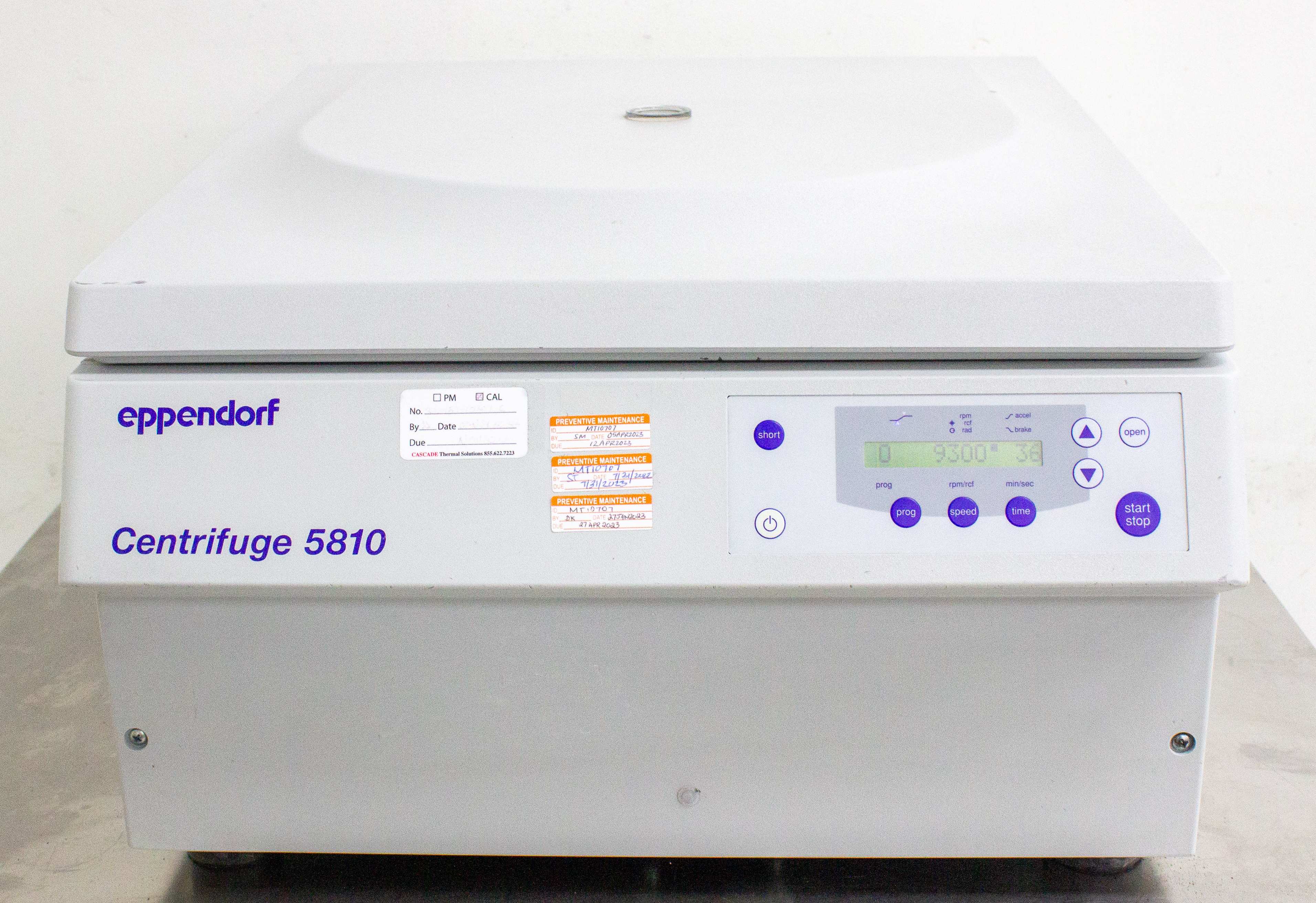 Eppendorf 5810 Benchtop Centrifuge Medium-High Throughput 14000 RPM Used