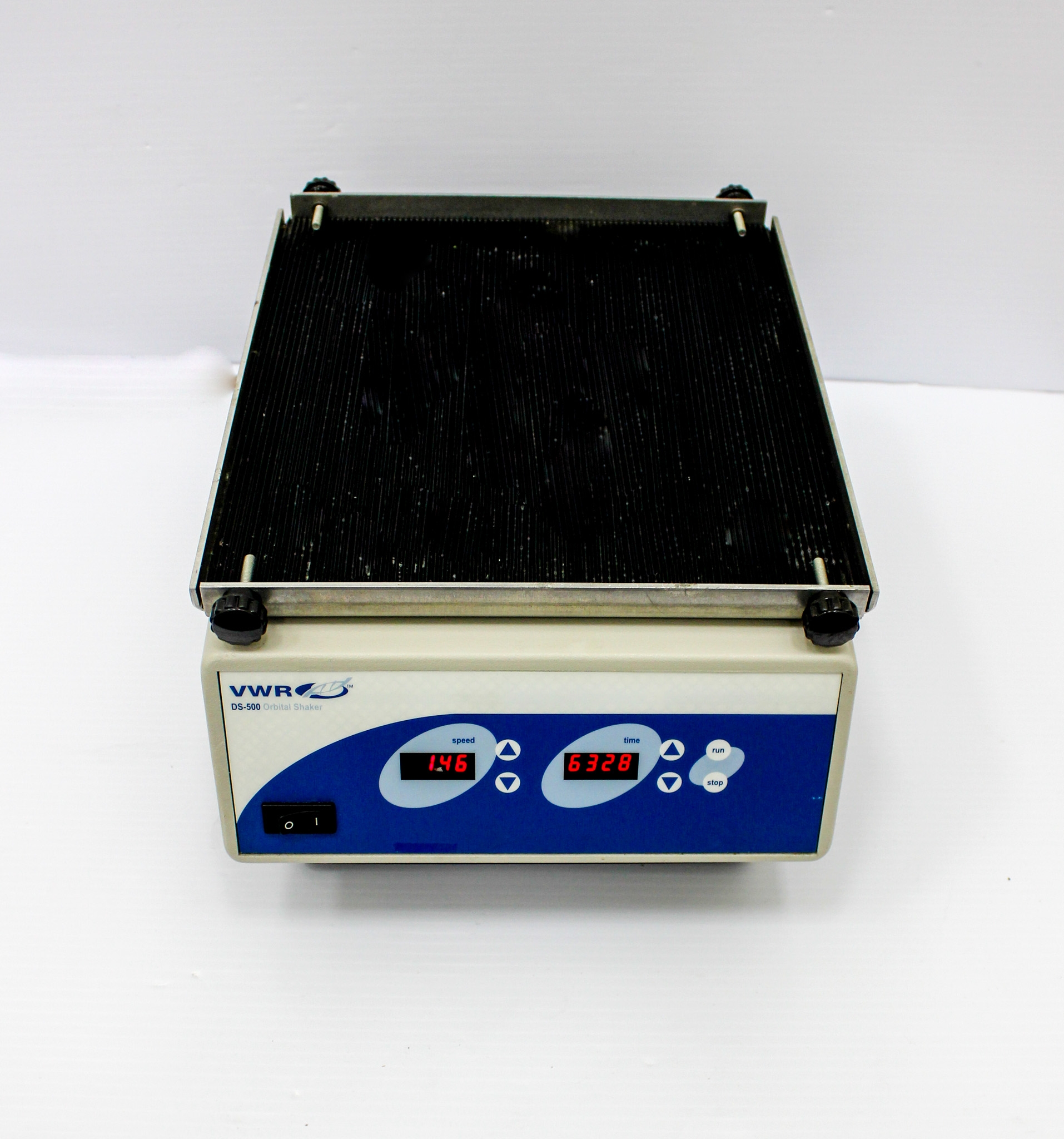 VWR DS-500 Digital Orbital Shaker, 500 RPM, 120V, Shaking Stability USA