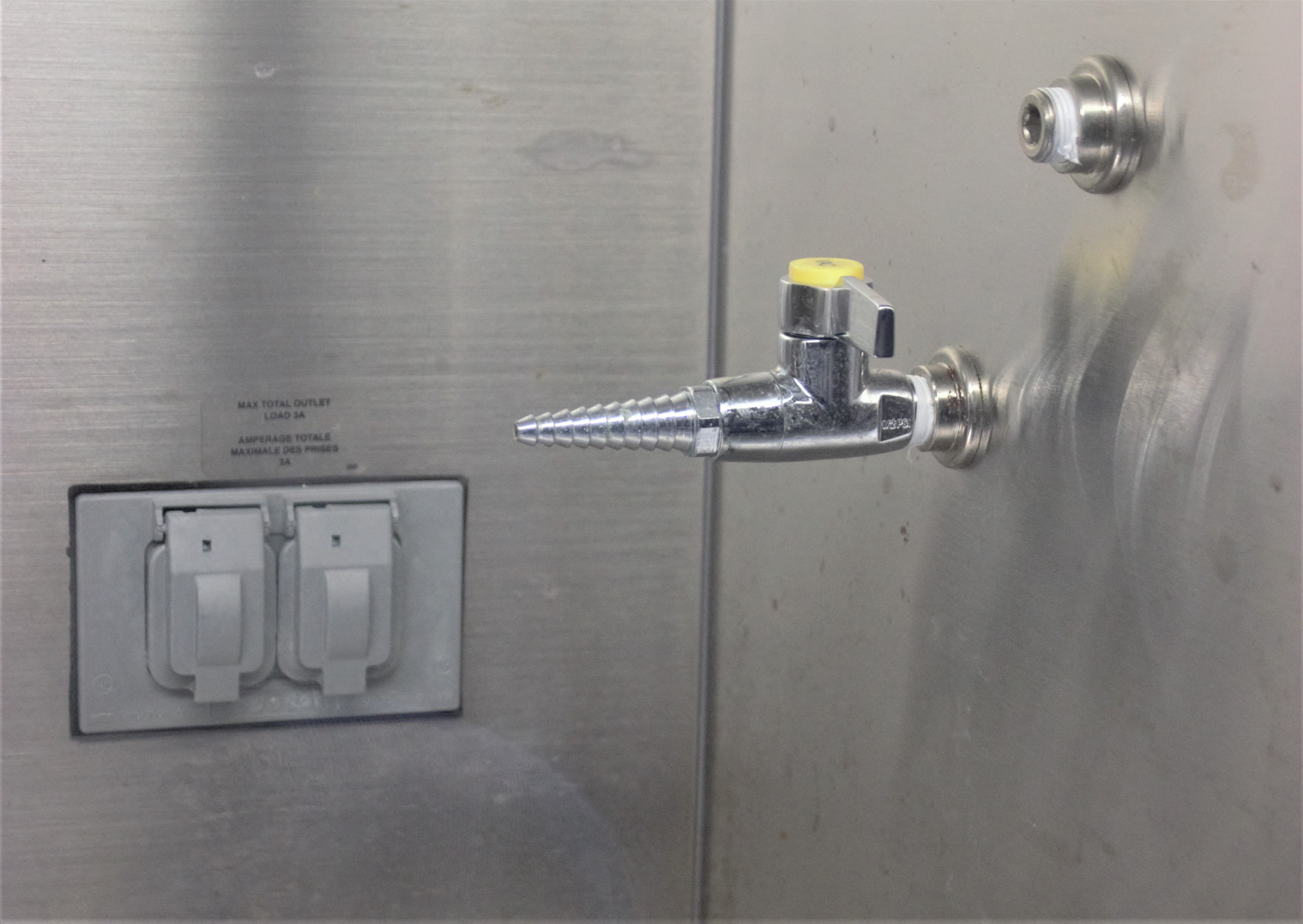 NuAire NU-475 Class II Type A2 Biosafety Cabinet Bench Model LFBSC