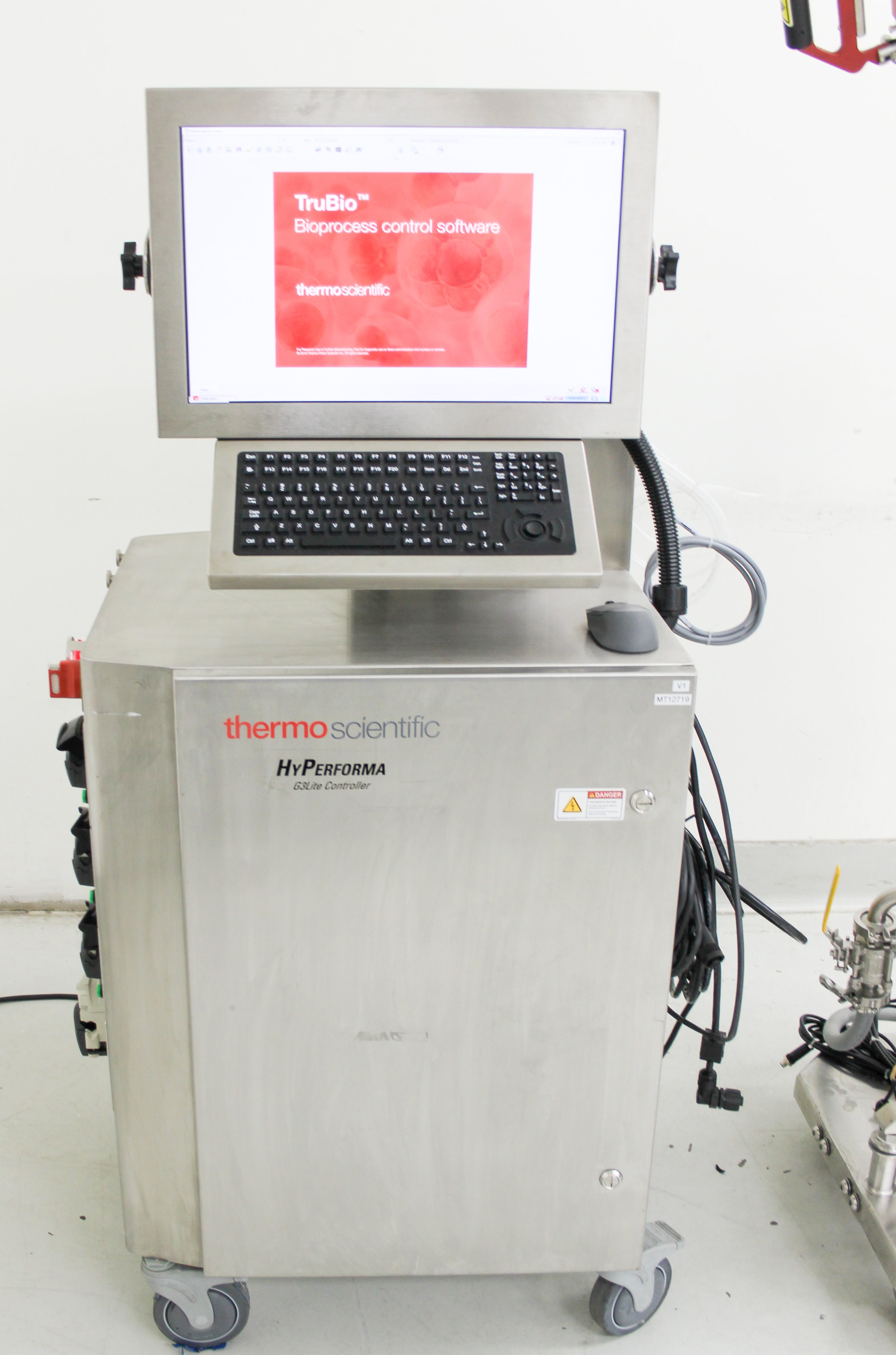 Thermo G3Lite Bioreactor Controller with 30L Fermentor Open Architecture