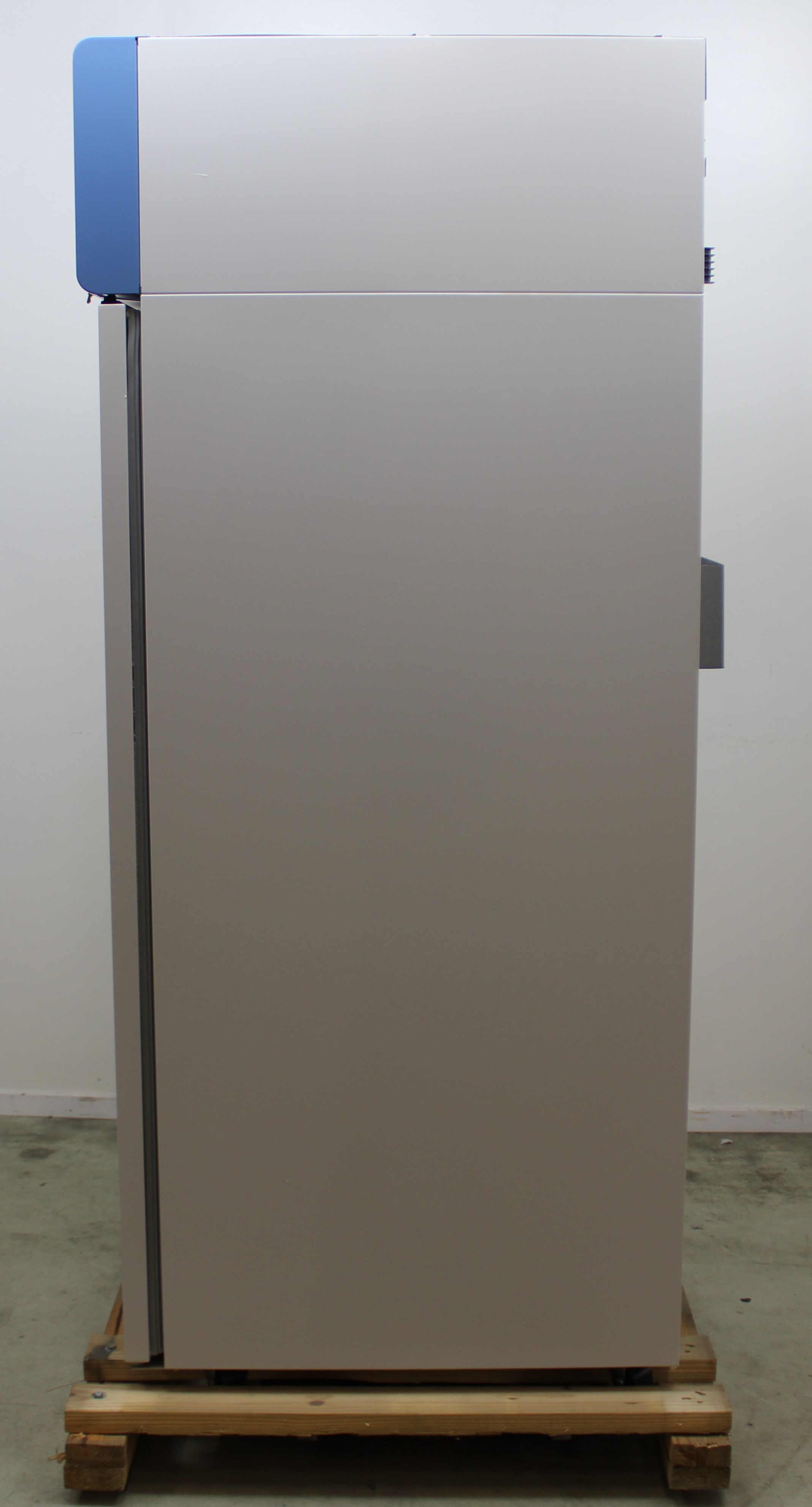 Thermo REL2304V Refrigerator 23.3 CU. FT. Cold Storage Unit, Used VG