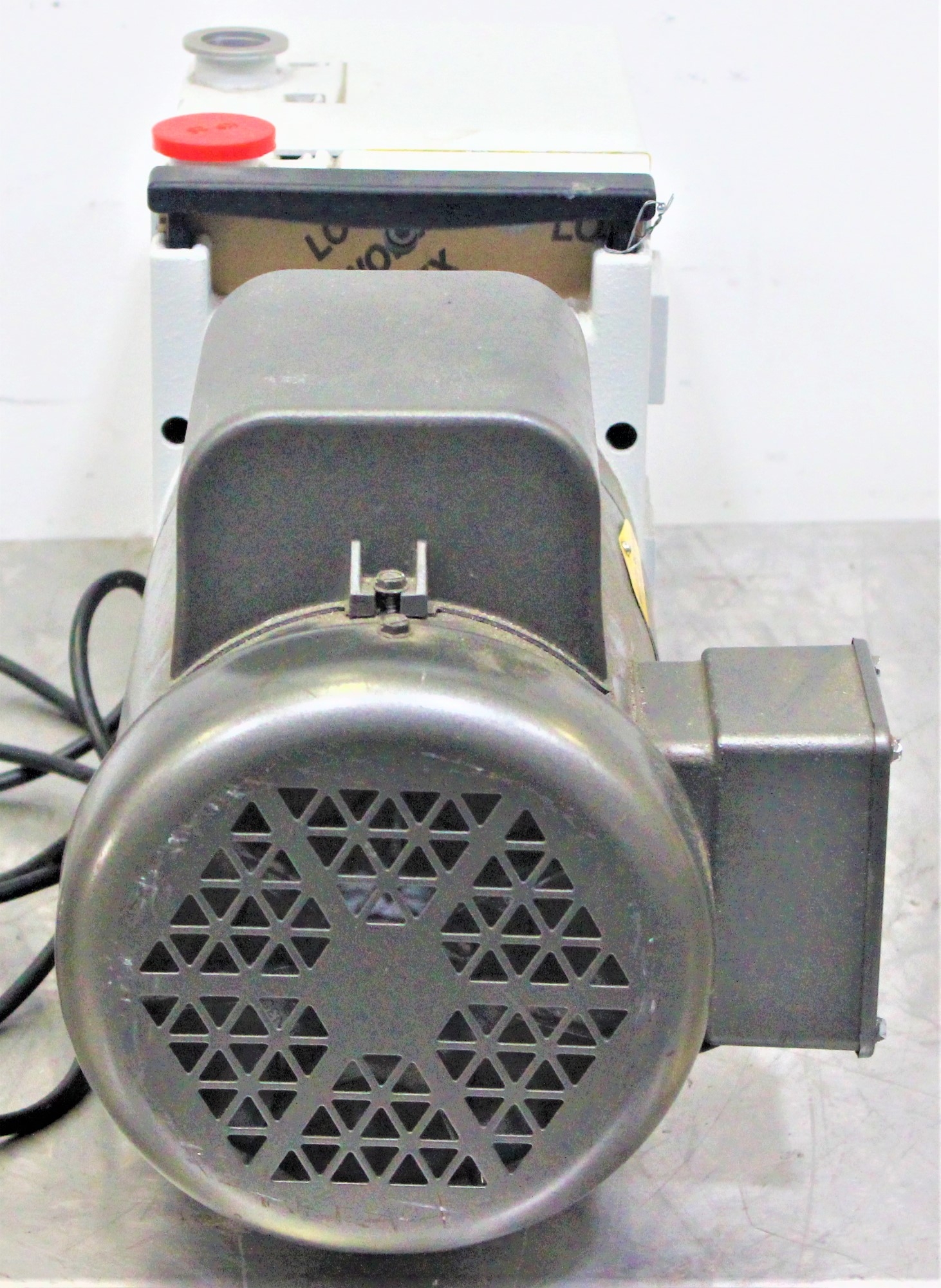 Leybold D16B Vacuum Pump Two-Stage Oil Lubricated 19.8 m3/h Ultimate Pressure