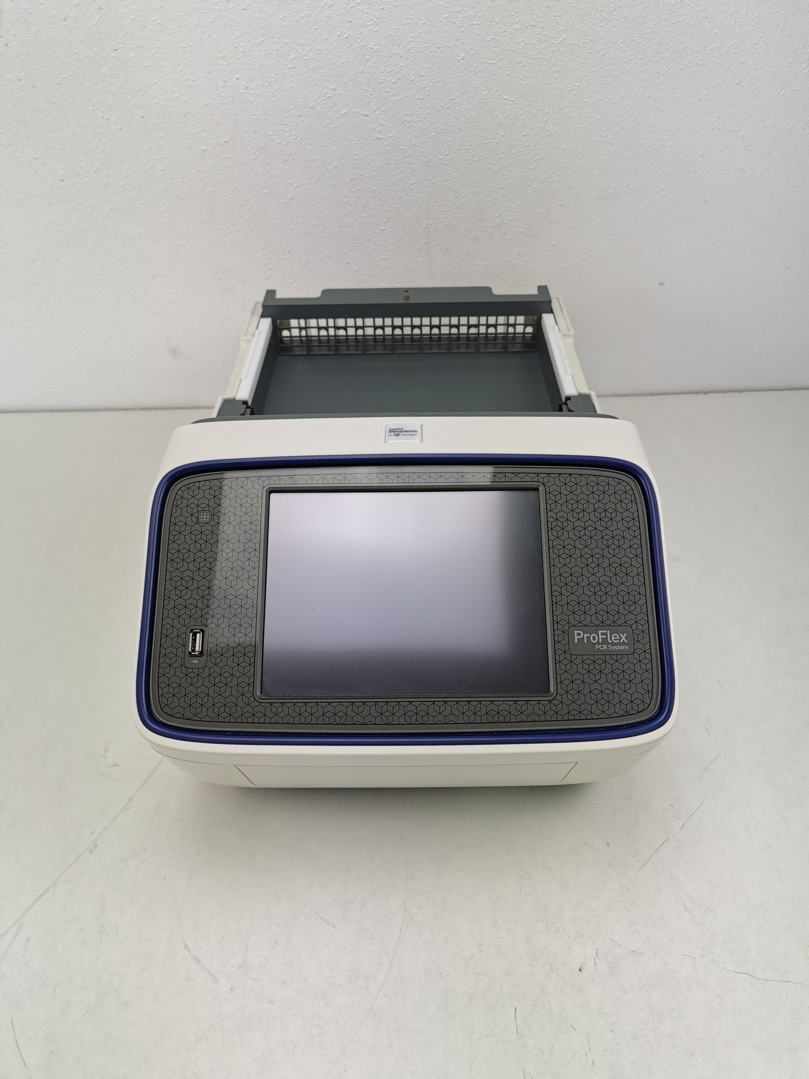 Applied Biosystems ProFlex PCR Thermal Cycler 0-100C Turn-Key in Use