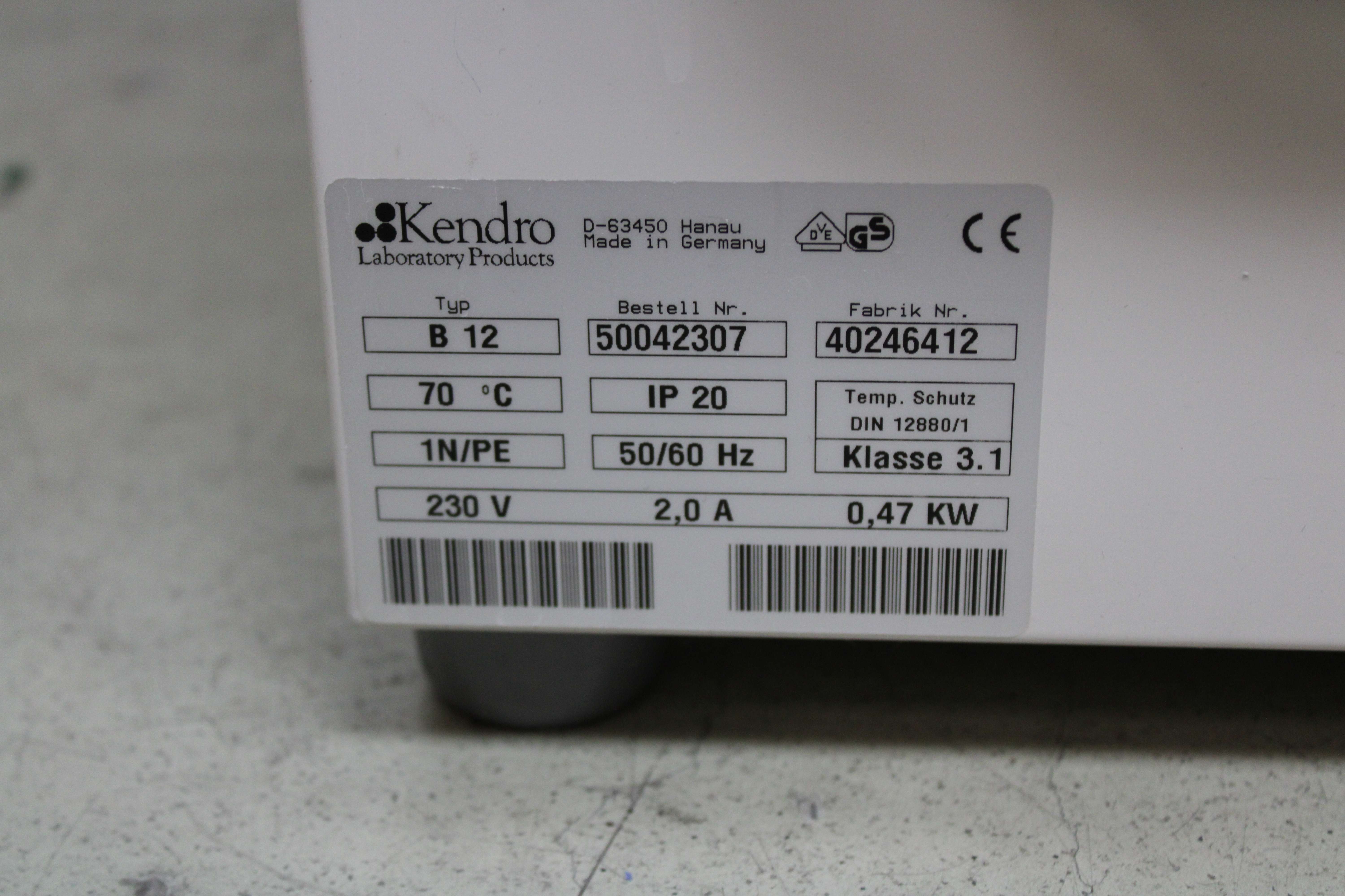 Kendro B12 Lab Incubator Ambient +5 to +70C 131L with 3 Shelves