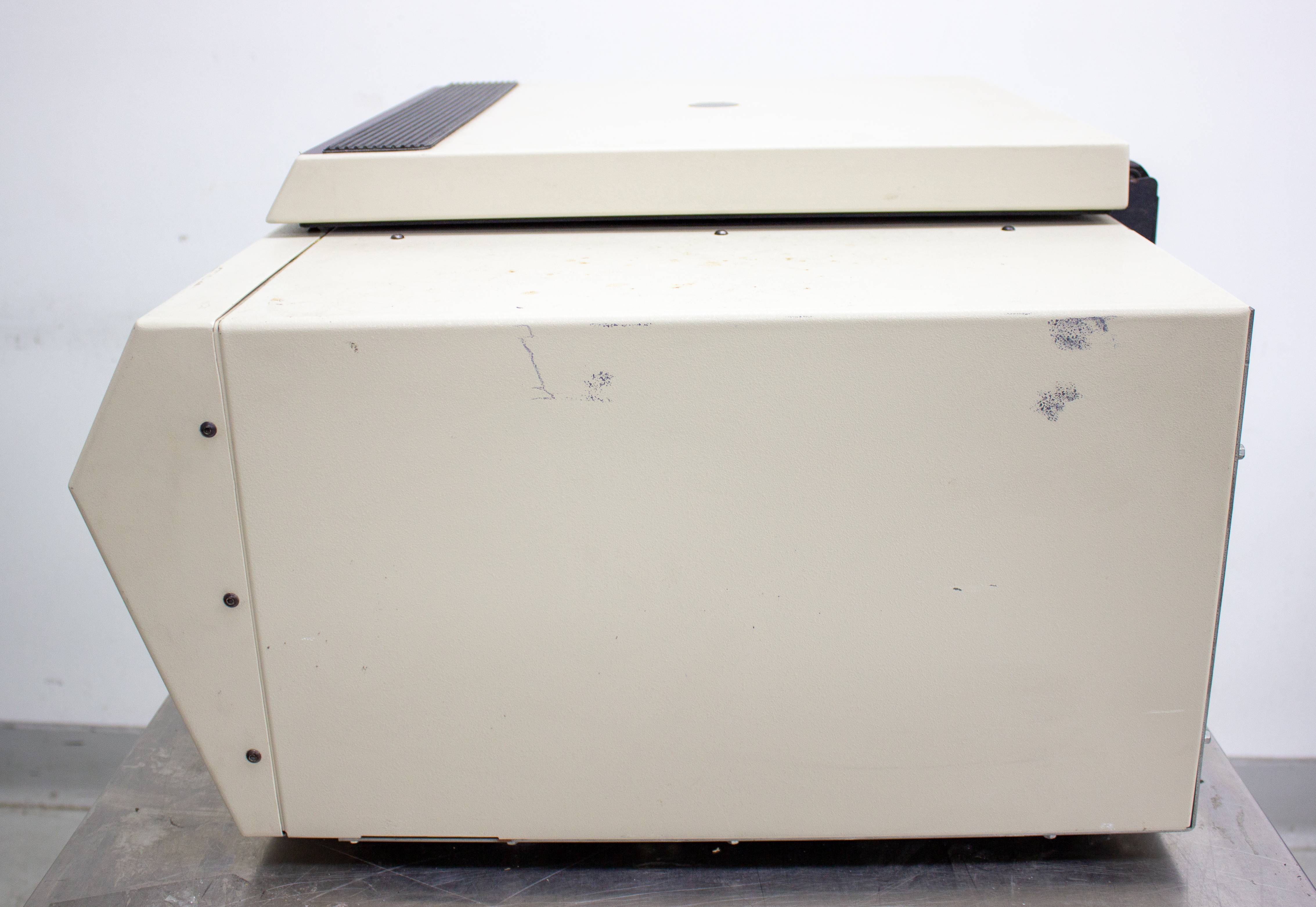 Beckman GS-6R Refrigerated Benchtop Centrifuge 8,000 RPM -10C to +40C