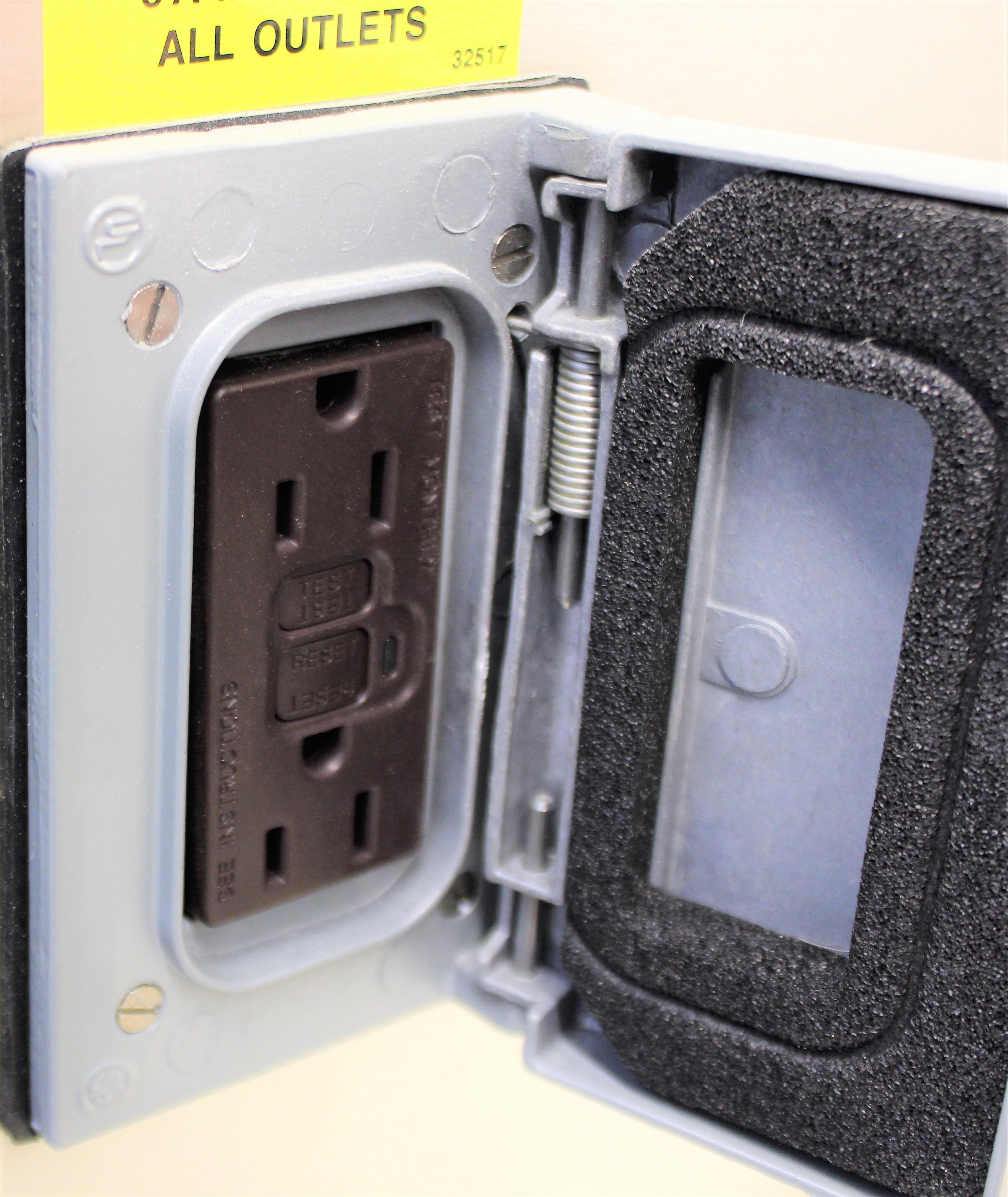 Baker SG 603A-HE Class II Biosafety Cabinet High Efficiency HEPA Filtration