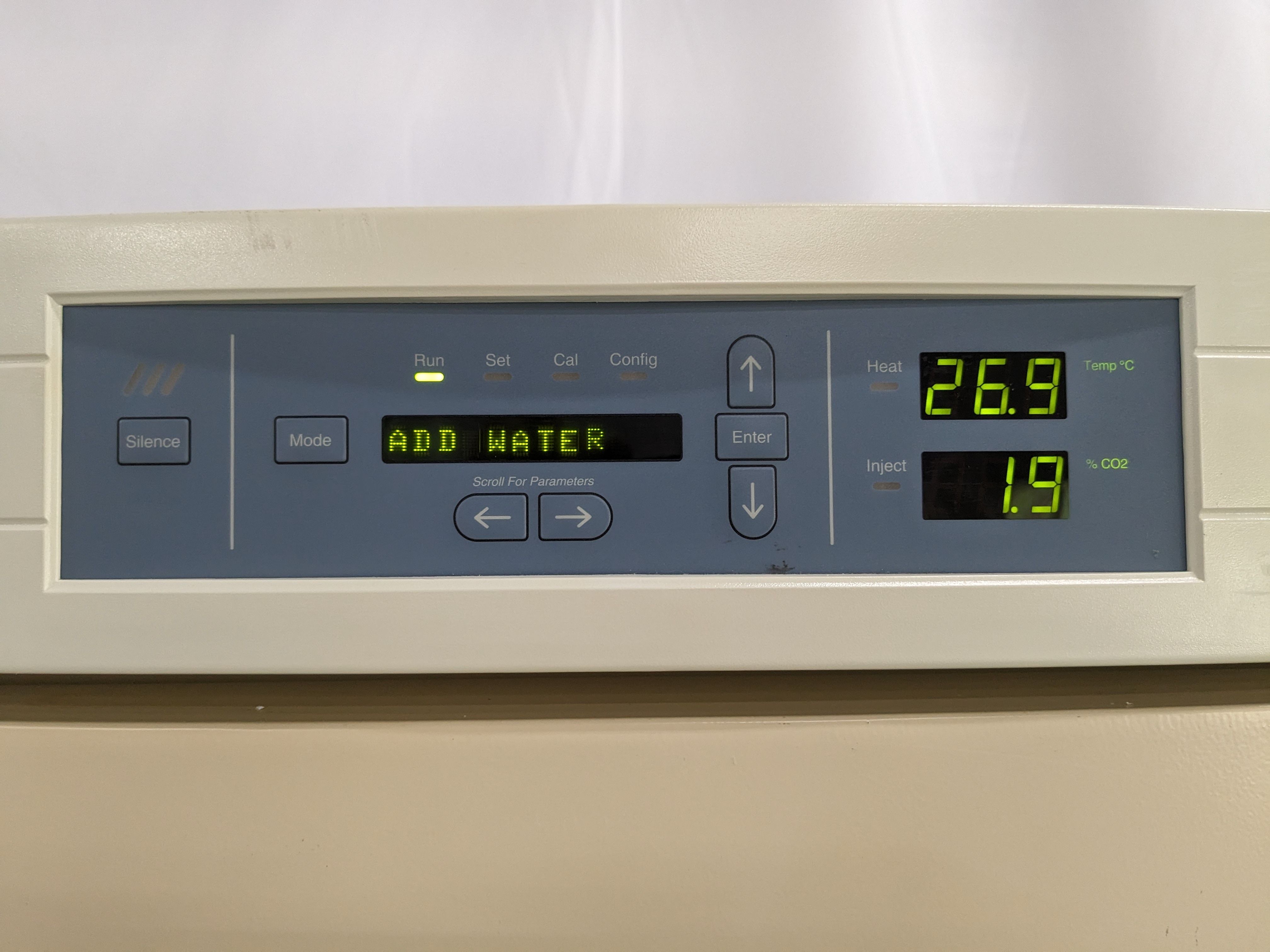 Thermo 3110 CO2 Incubator for Cell Cultures, Precise Temperature Control