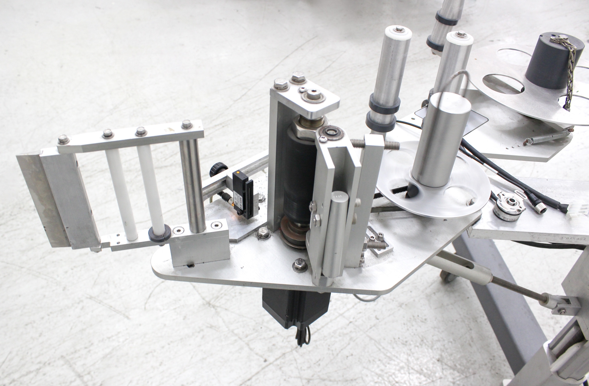 IN-LINE 700 Stand Wrap Labeling Machine 120V 60Hz Automatic Applicator DC Gearmotor