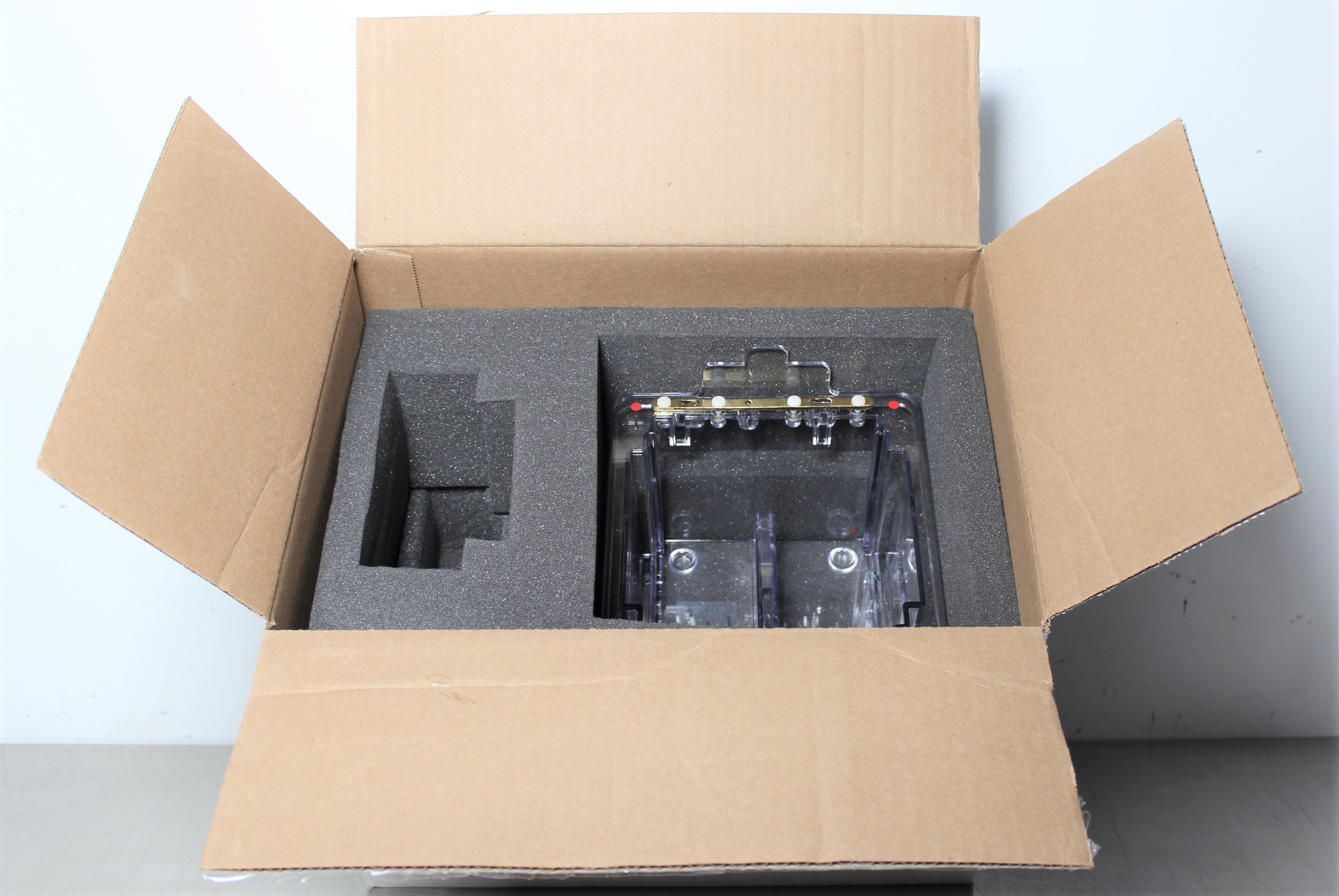 Invitrogen XCell4 SureLock Midi-Cell Electrophoresis System Durable Efficient