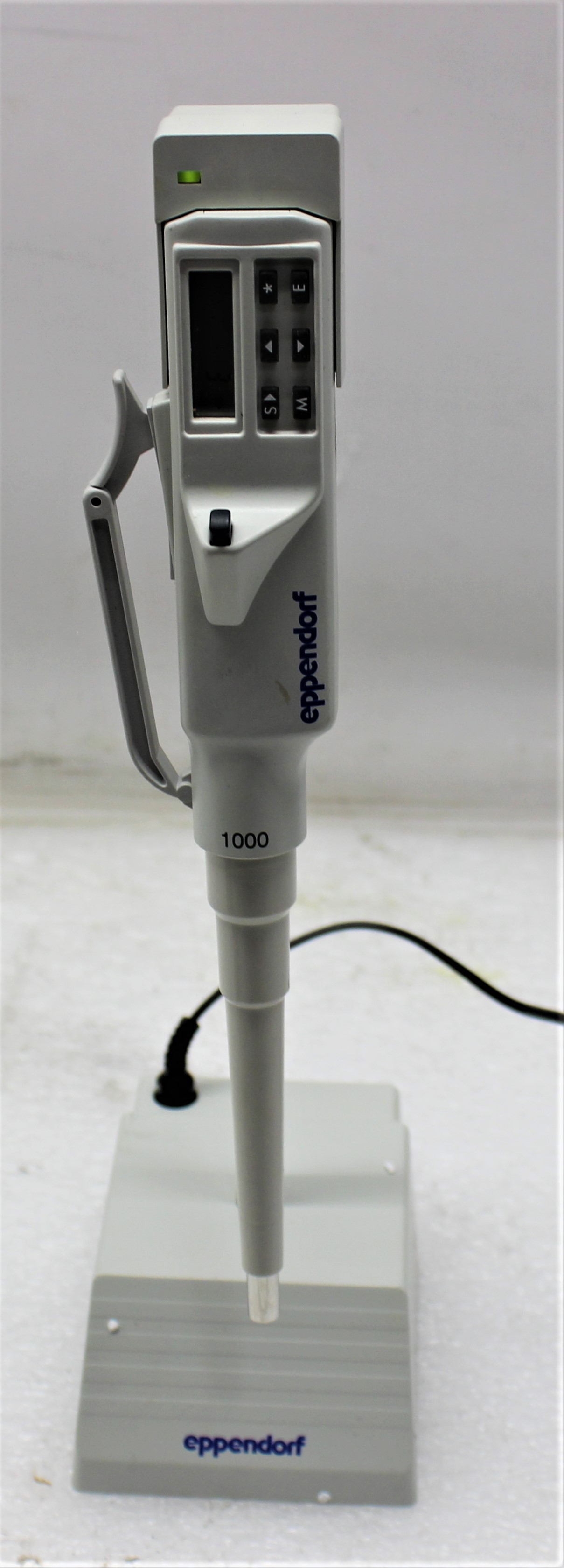 Eppendorf 4850 Liquid Handling Pipettor Ergonomic Design Used Condition