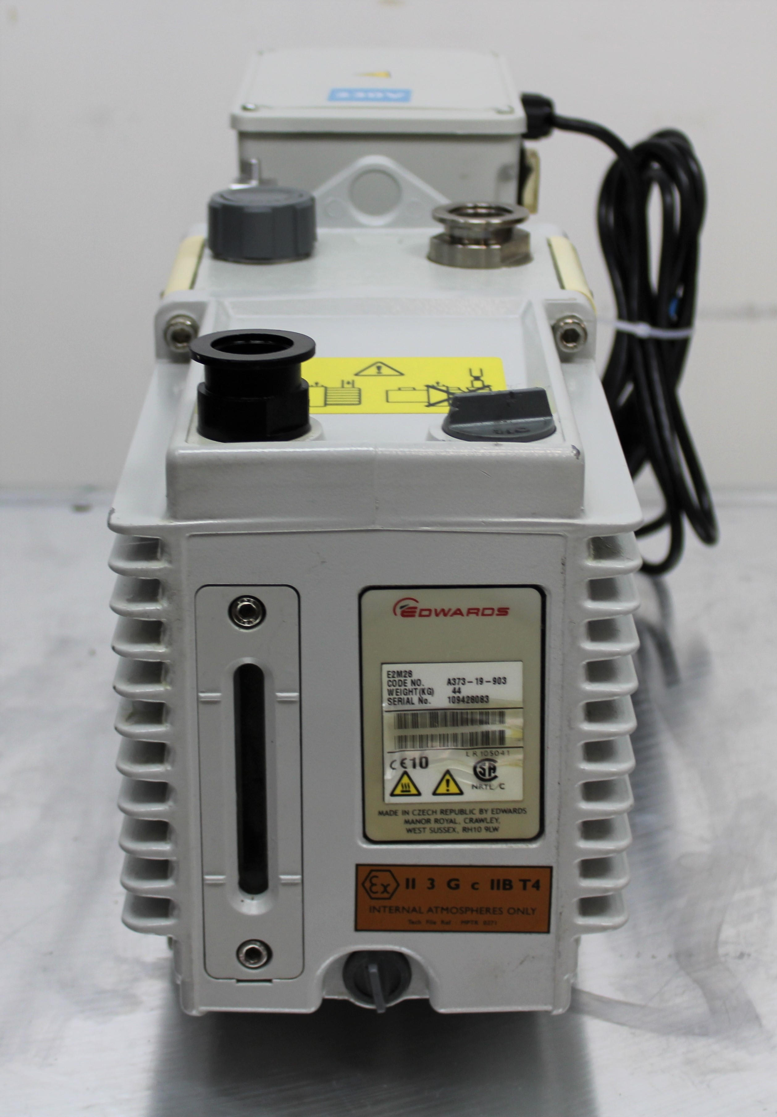 Edwards E2M28 Vacuum Pump High Vacuum 230V 50Hz/60Hz Oil Sealed System