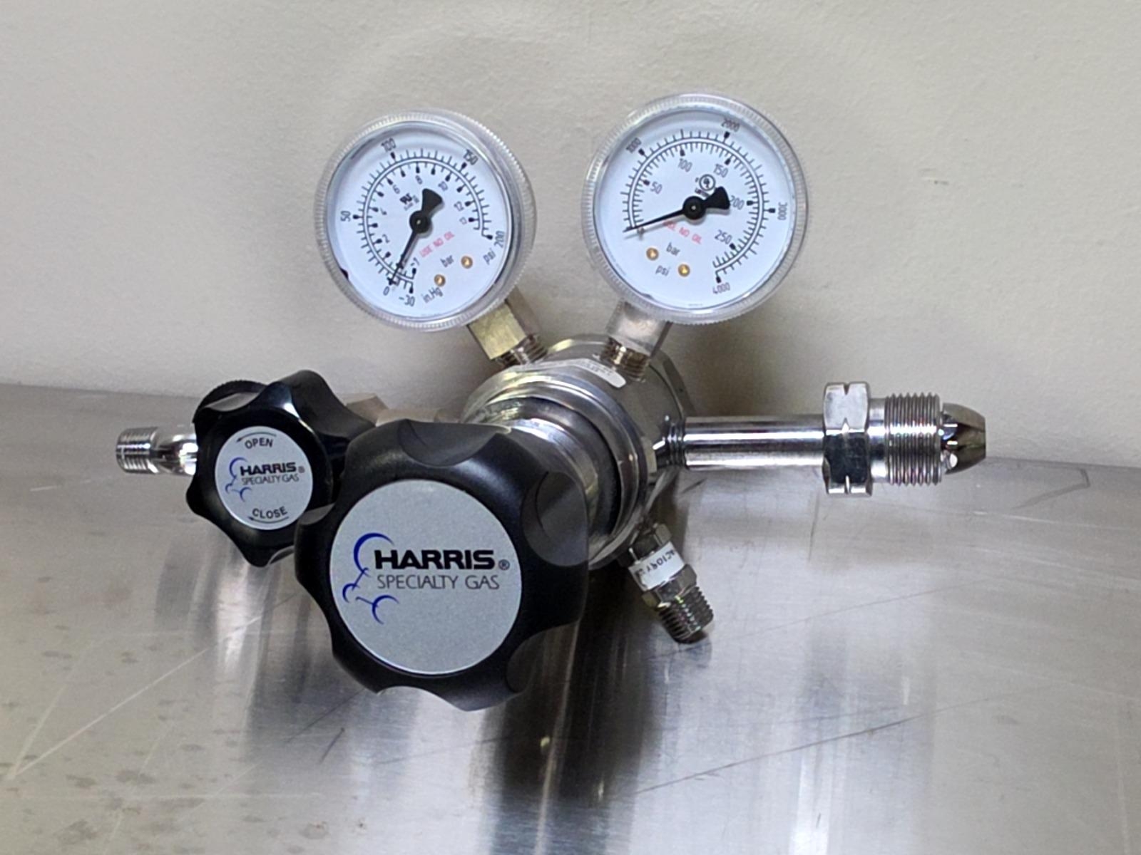 Harris HP 742 SS Inert Gas Regulator with Dual Gauges for Precision Flow