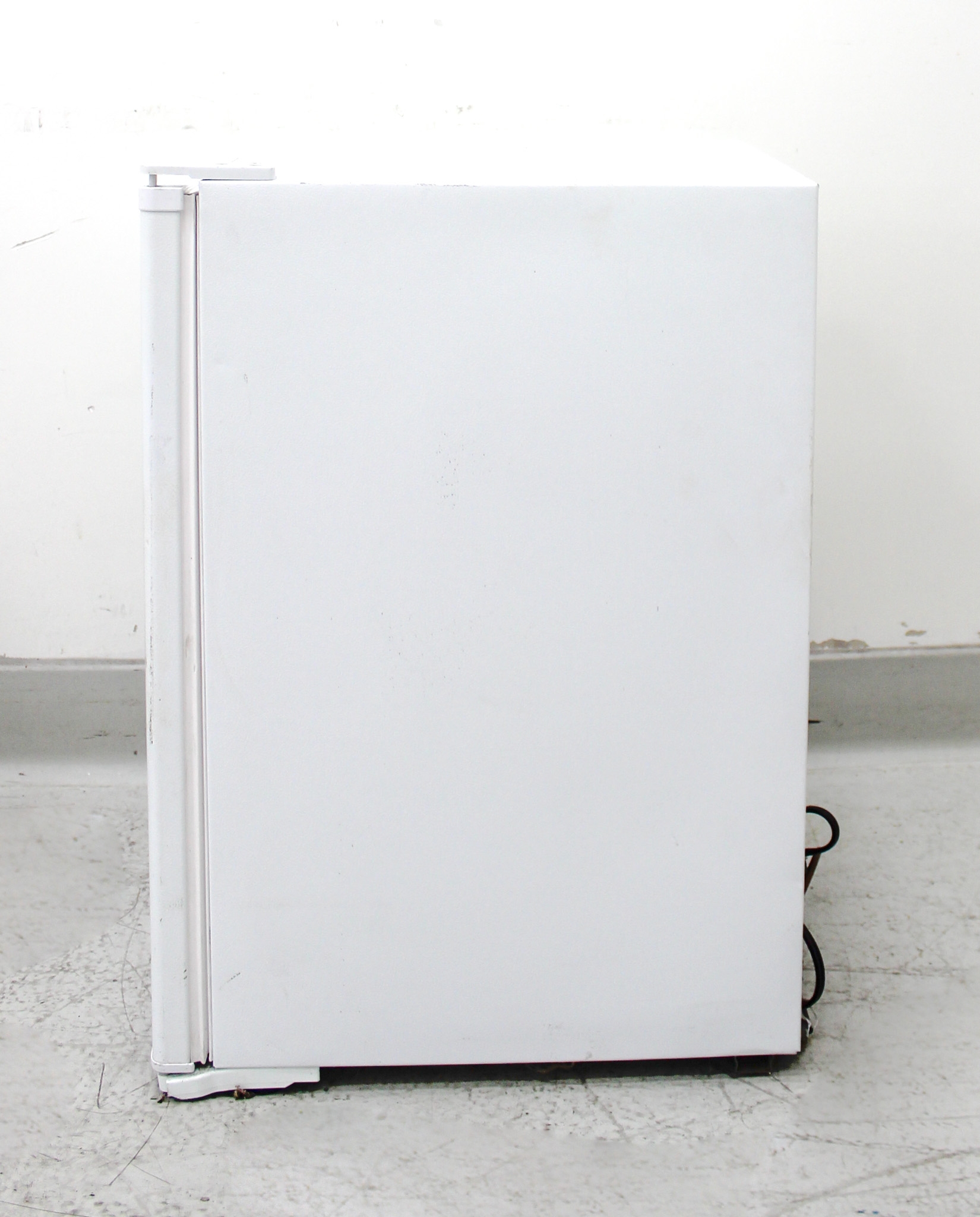 Summit FS-60M Upright Manual Defrost Freezer 5 cu. ft. Compact White
