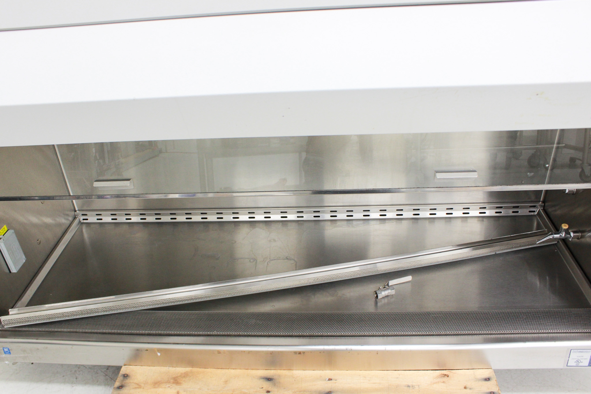 Baker SG603 Class II A2 Biosafety Cabinet, Vertical Laminar Flow, HEPA Filter